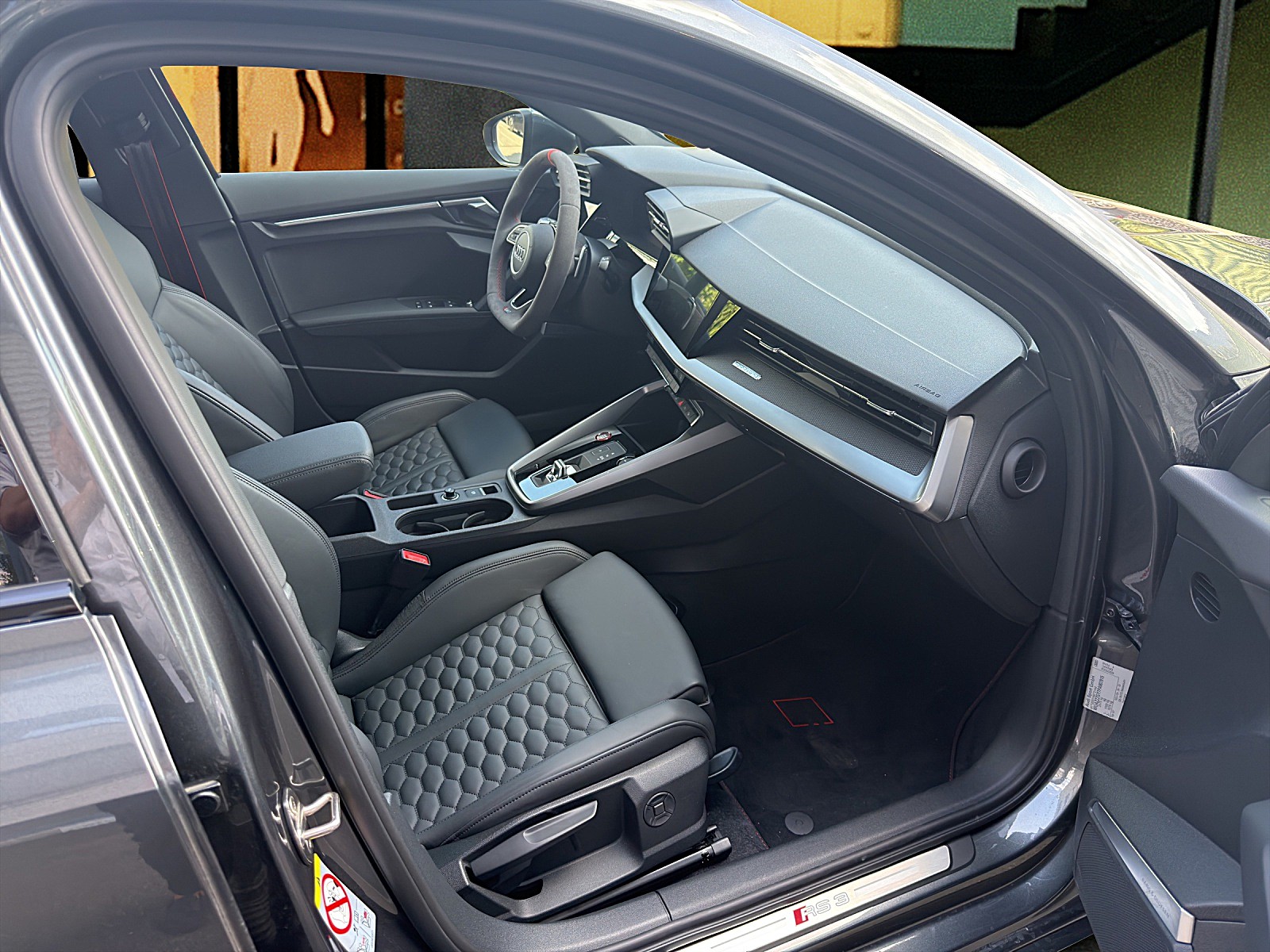 AUDI RS3 Sportback 2.5 TFSI Quattro S-Tronic / Top Ausstattung-image-6