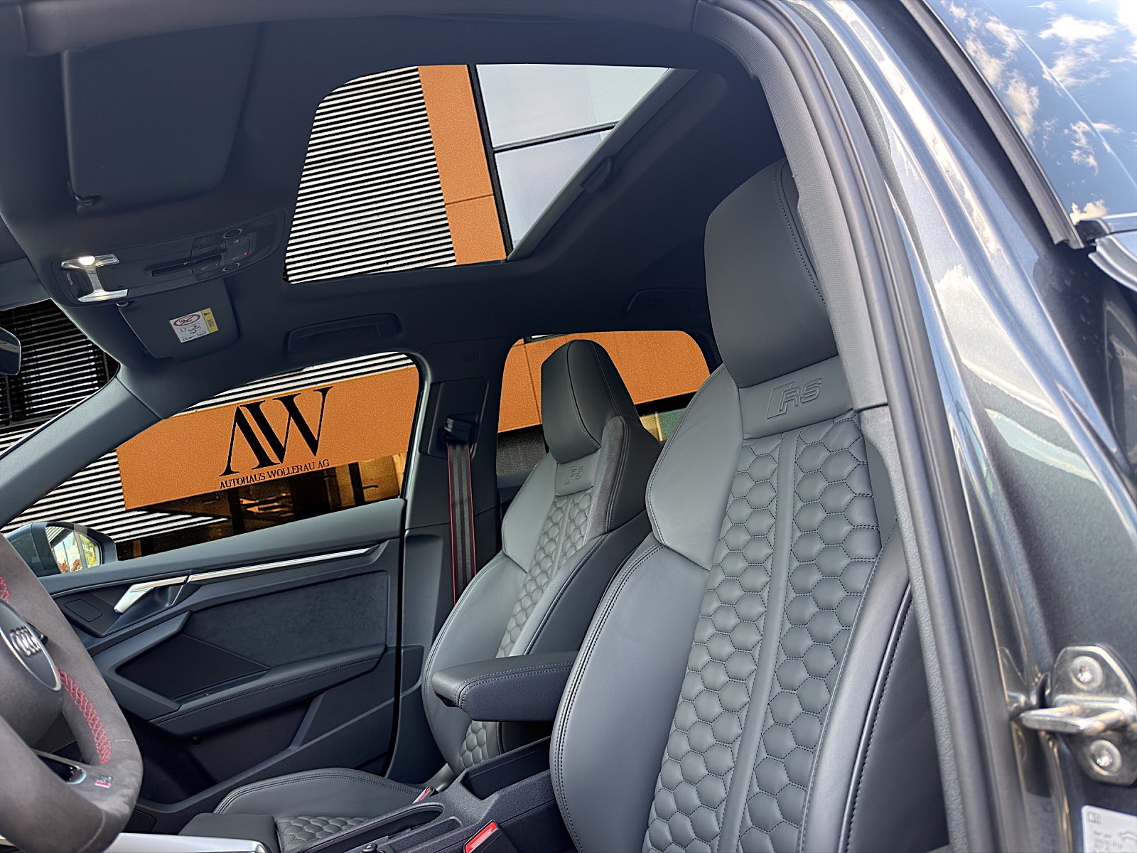 AUDI RS3 Sportback 2.5 TFSI Quattro S-Tronic / Top Ausstattung-image-5