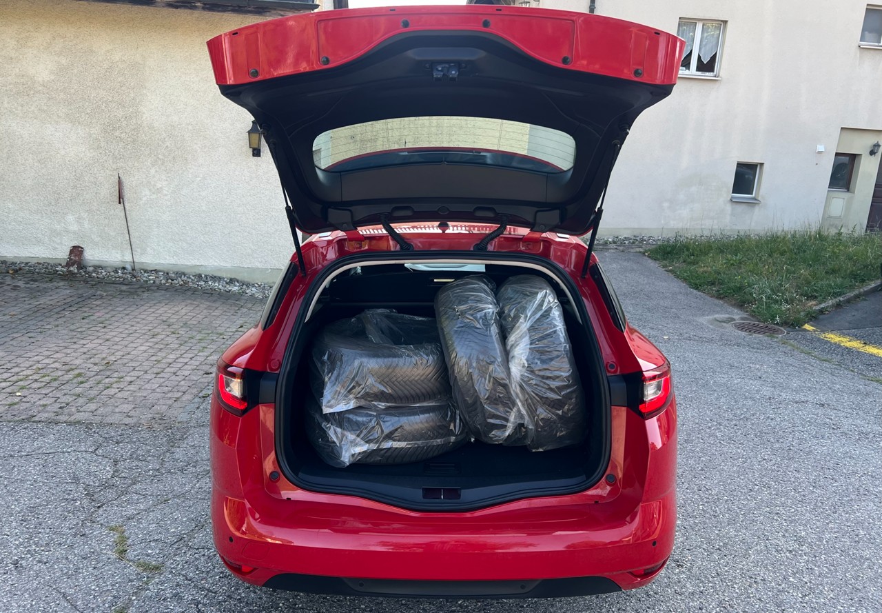 RENAULT Mégane Grandtour 1.5 dCi Business EDC-image-13