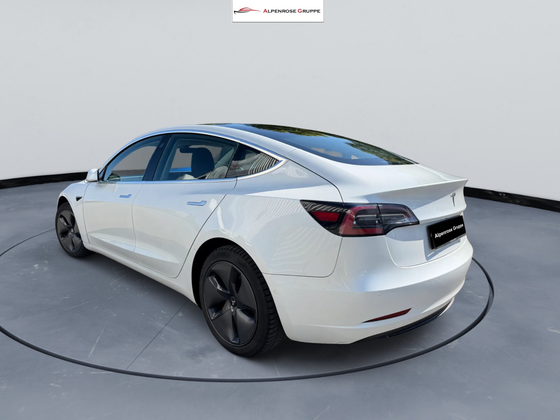 TESLA Model 3-image-3