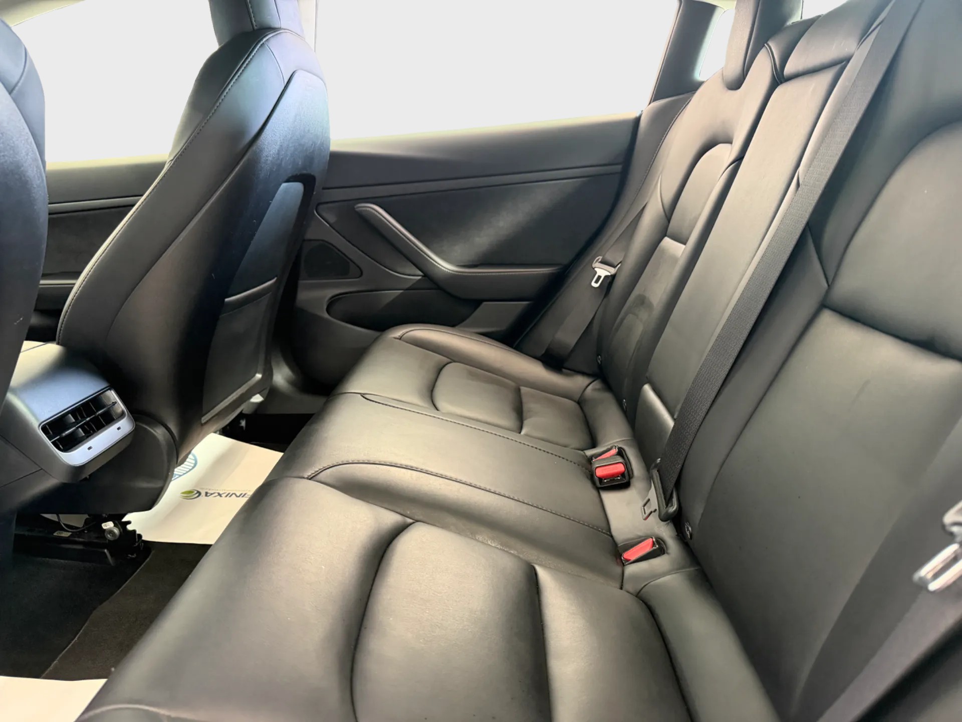 TESLA Model 3-image-7