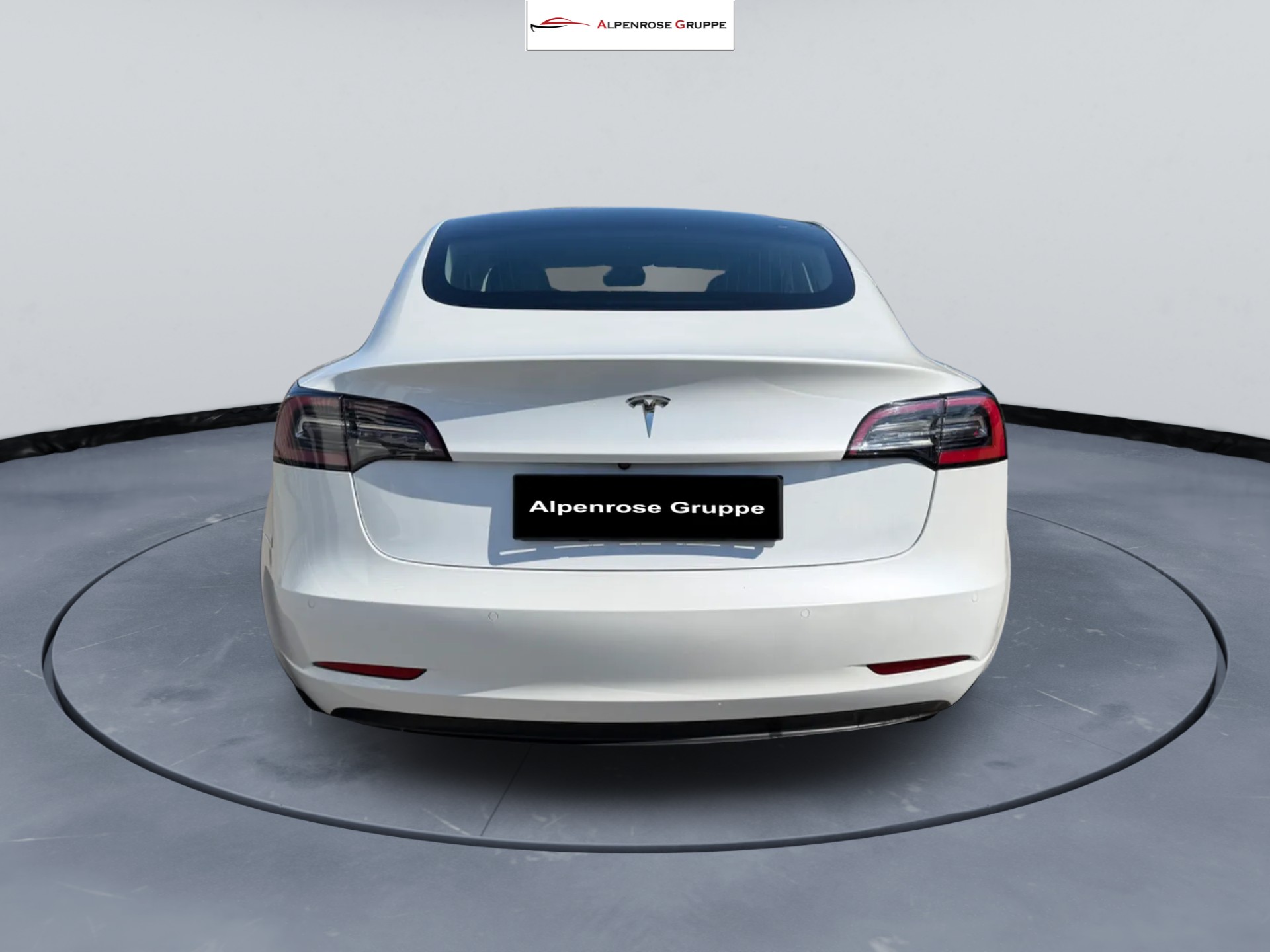TESLA Model 3-image-4