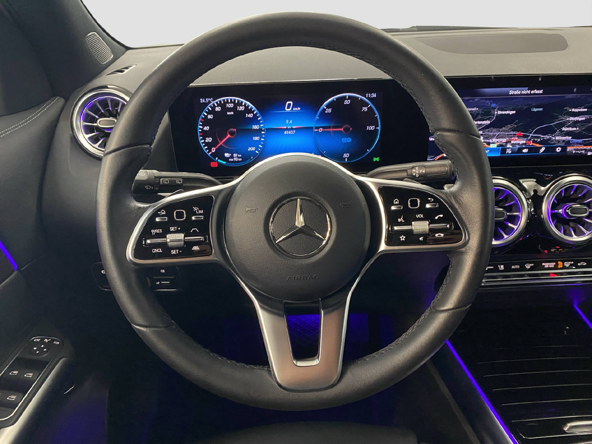MERCEDES-BENZ EQA 300 Swiss Star 4MATIC-image-9