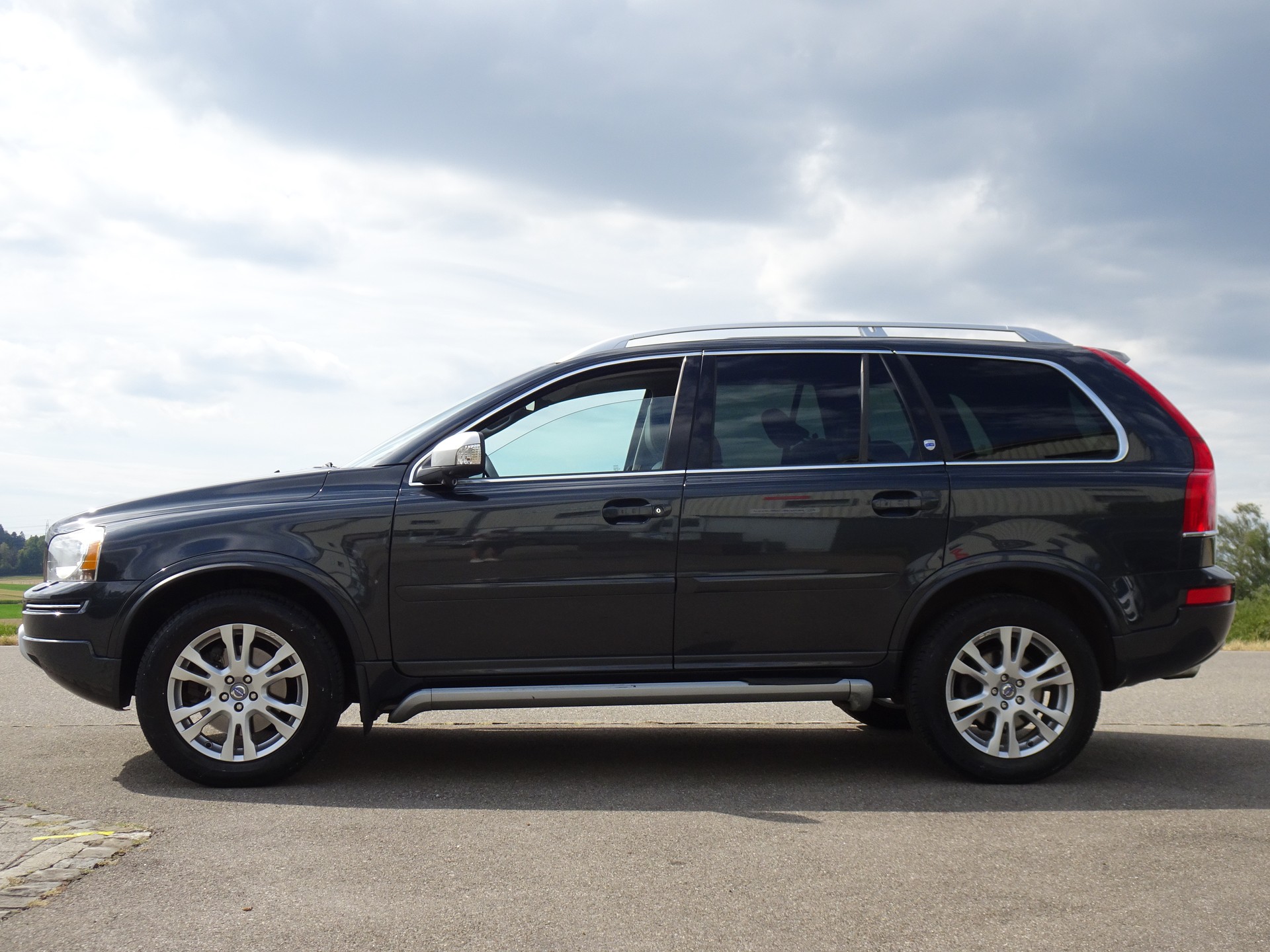VOLVO XC90 D5 AWD Executive Geartronic / 7.Plätzer-image-1