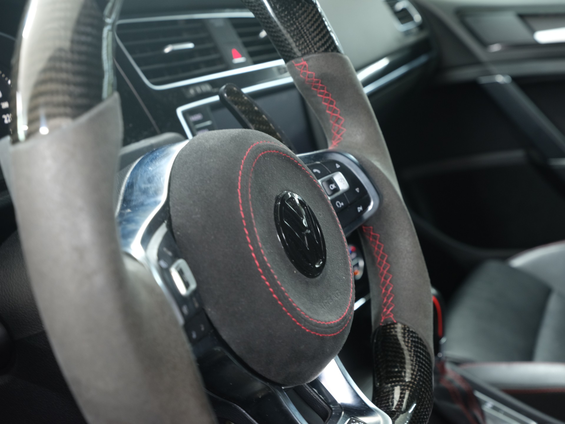 VW Golf 2.0 TSI GTI Performance DSG *PDC 360* *Sportabgassanlage* *Gewindefahrwerk*-image-21
