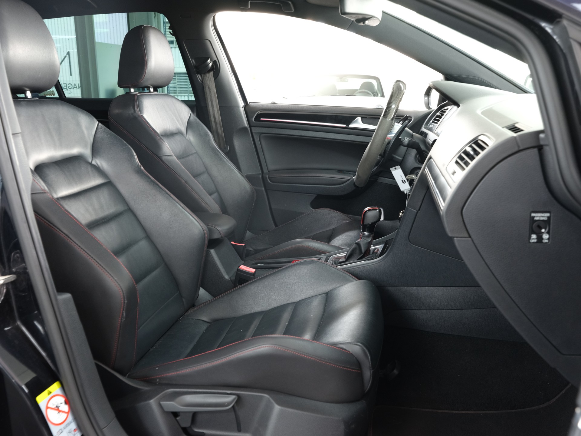 VW Golf 2.0 TSI GTI Performance DSG *PDC 360* *Sportabgassanlage* *Gewindefahrwerk*-image-28
