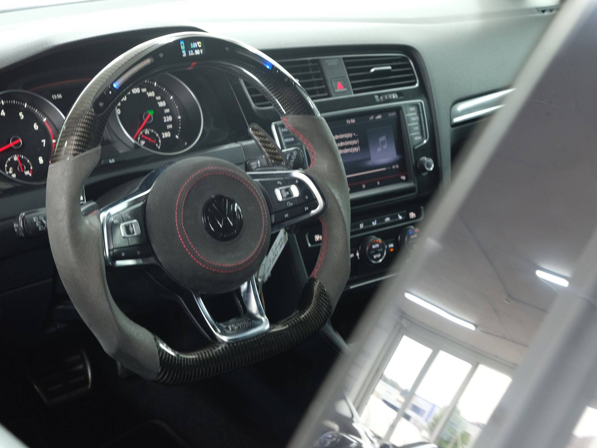 VW Golf 2.0 TSI GTI Performance DSG *PDC 360* *Sportabgassanlage* *Gewindefahrwerk*-image-17
