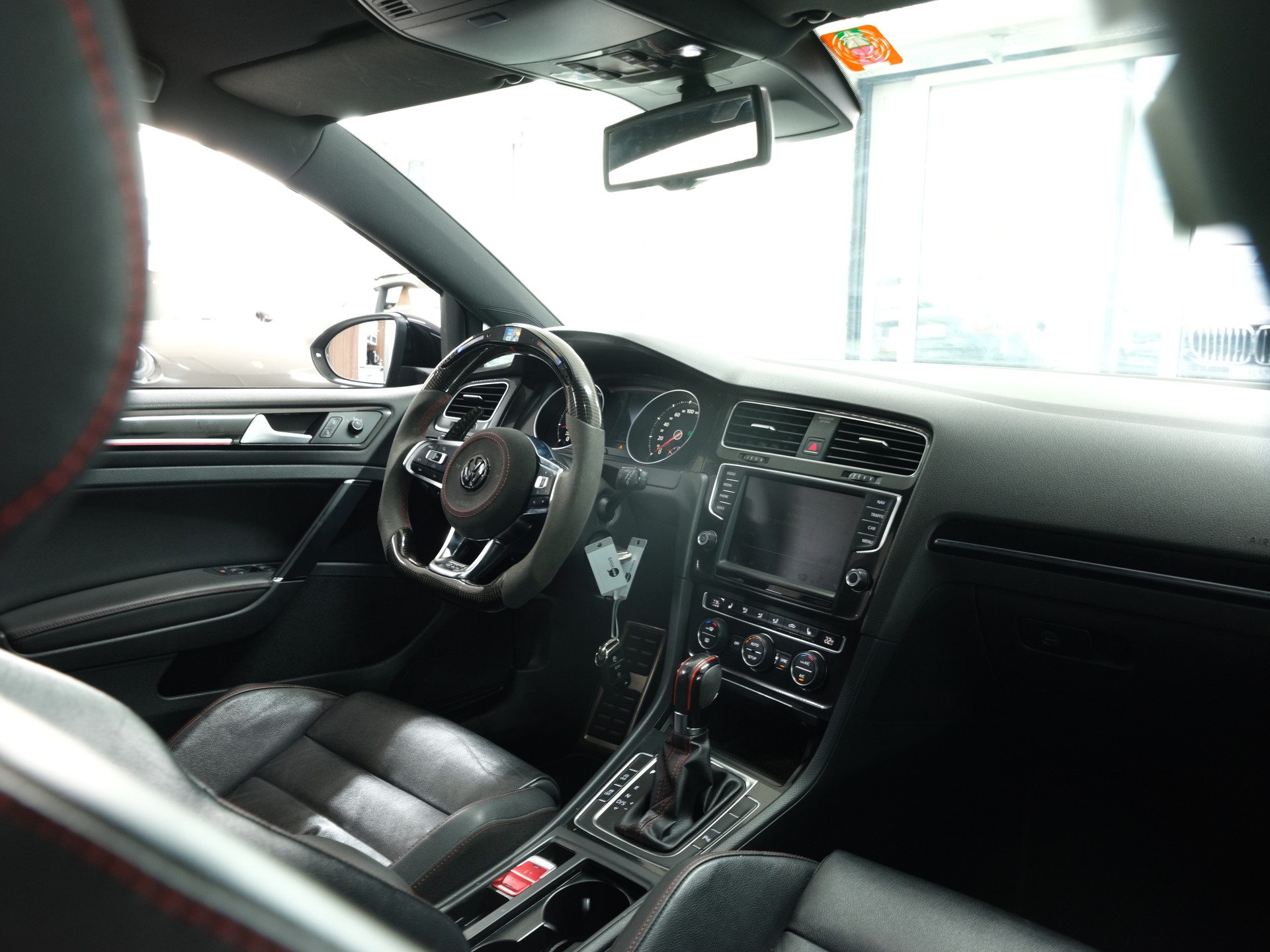 VW Golf 2.0 TSI GTI Performance DSG *PDC 360* *Sportabgassanlage* *Gewindefahrwerk*-image-25
