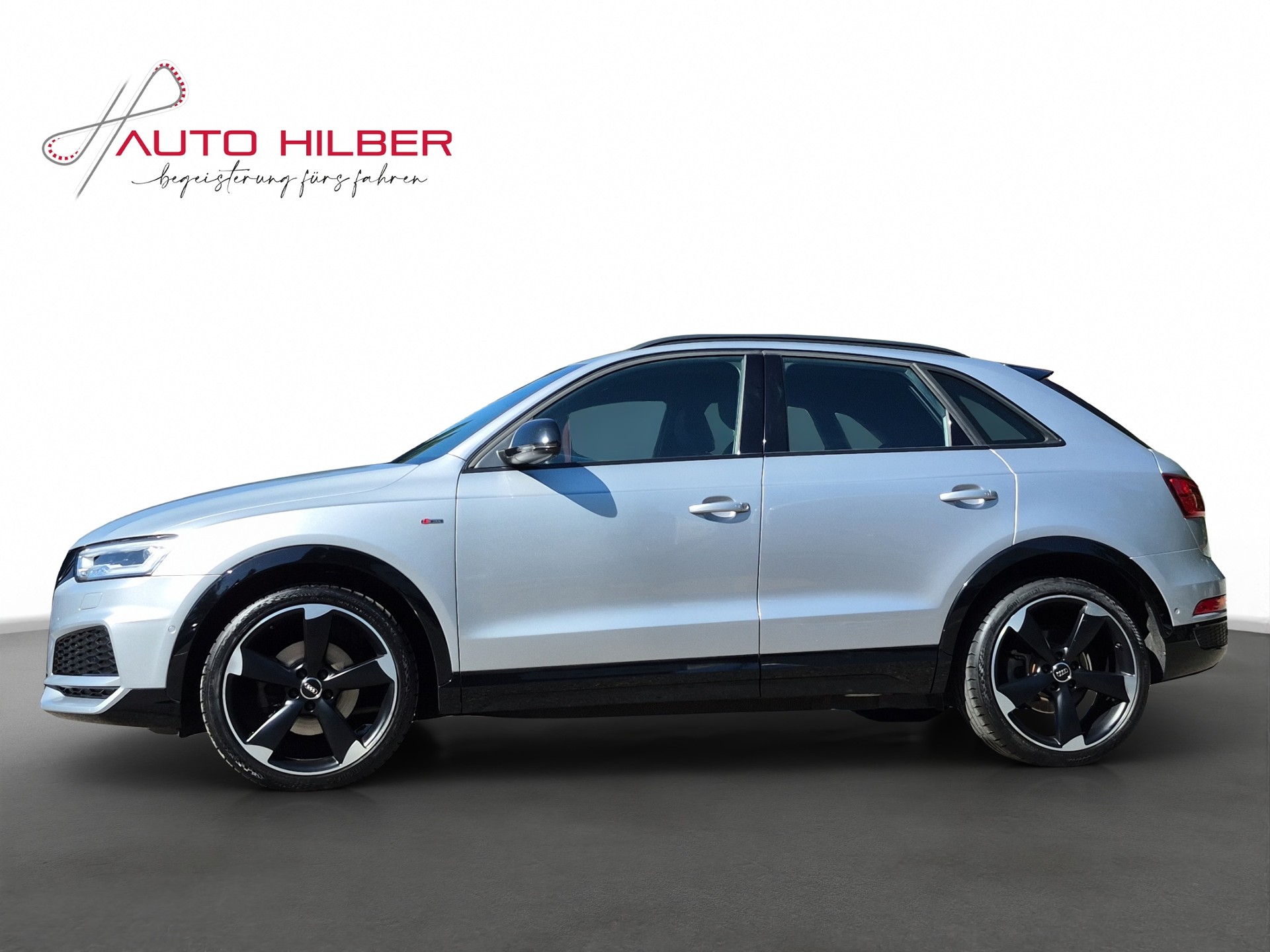 AUDI Q3 2.0 TFSI sport S-LINE quattro S-tronic *Optikpaket schwarz*-showroom-element-2