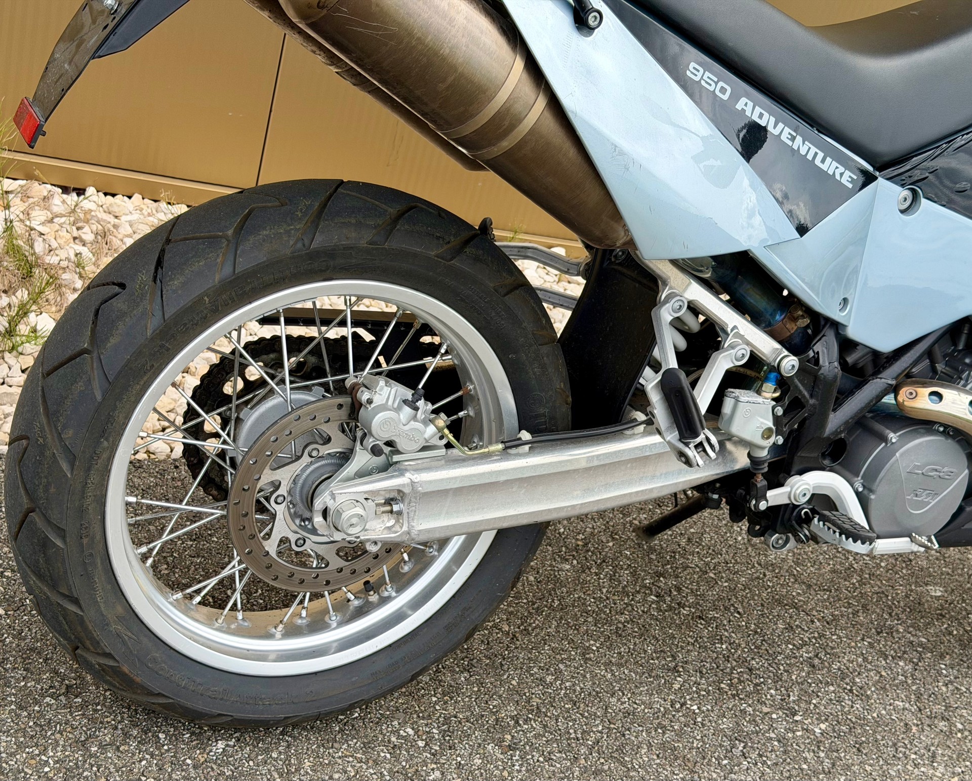 KTM 950 Adventure LC8 V2-image-6