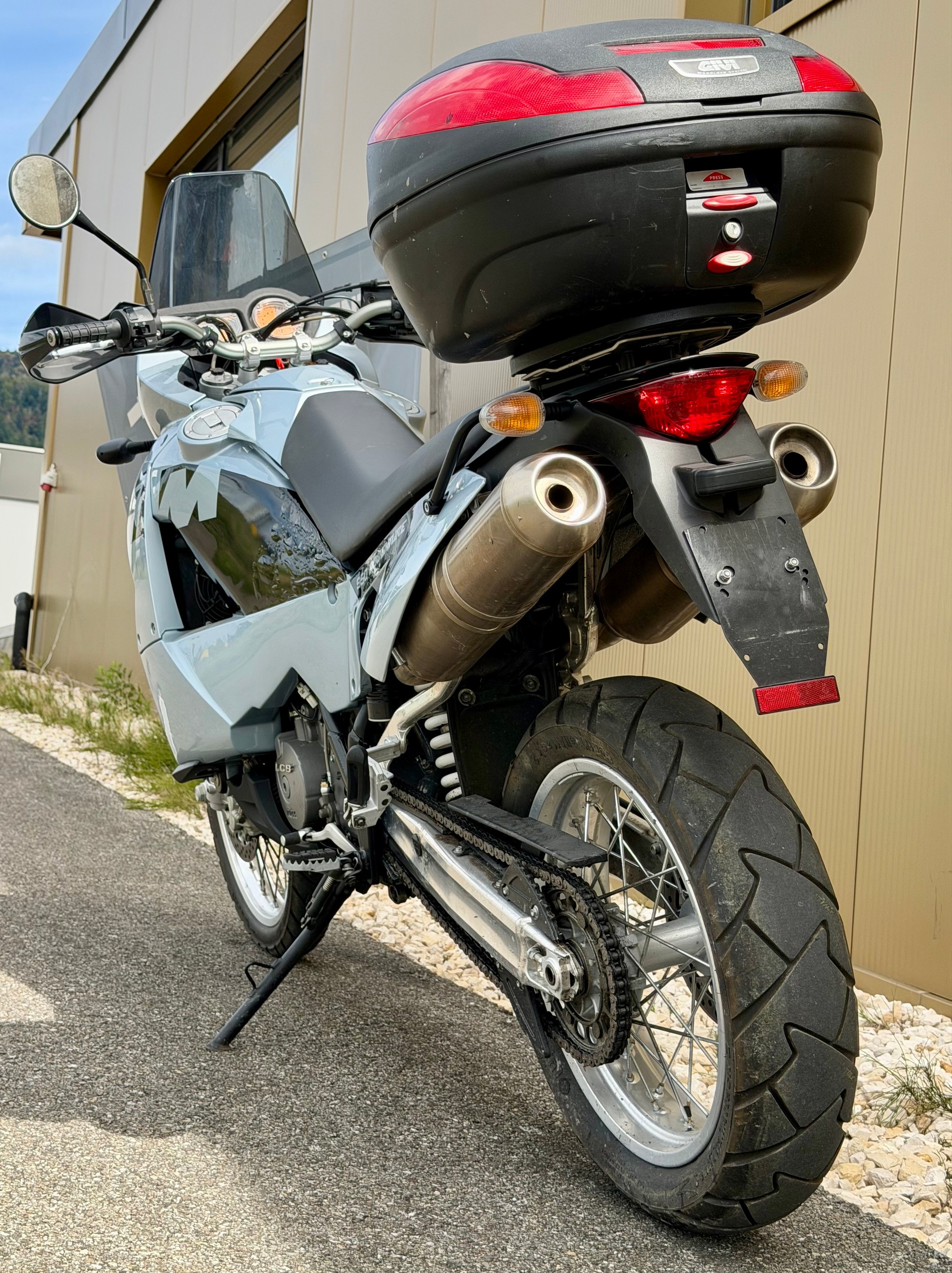 KTM 950 Adventure LC8 V2-image-12