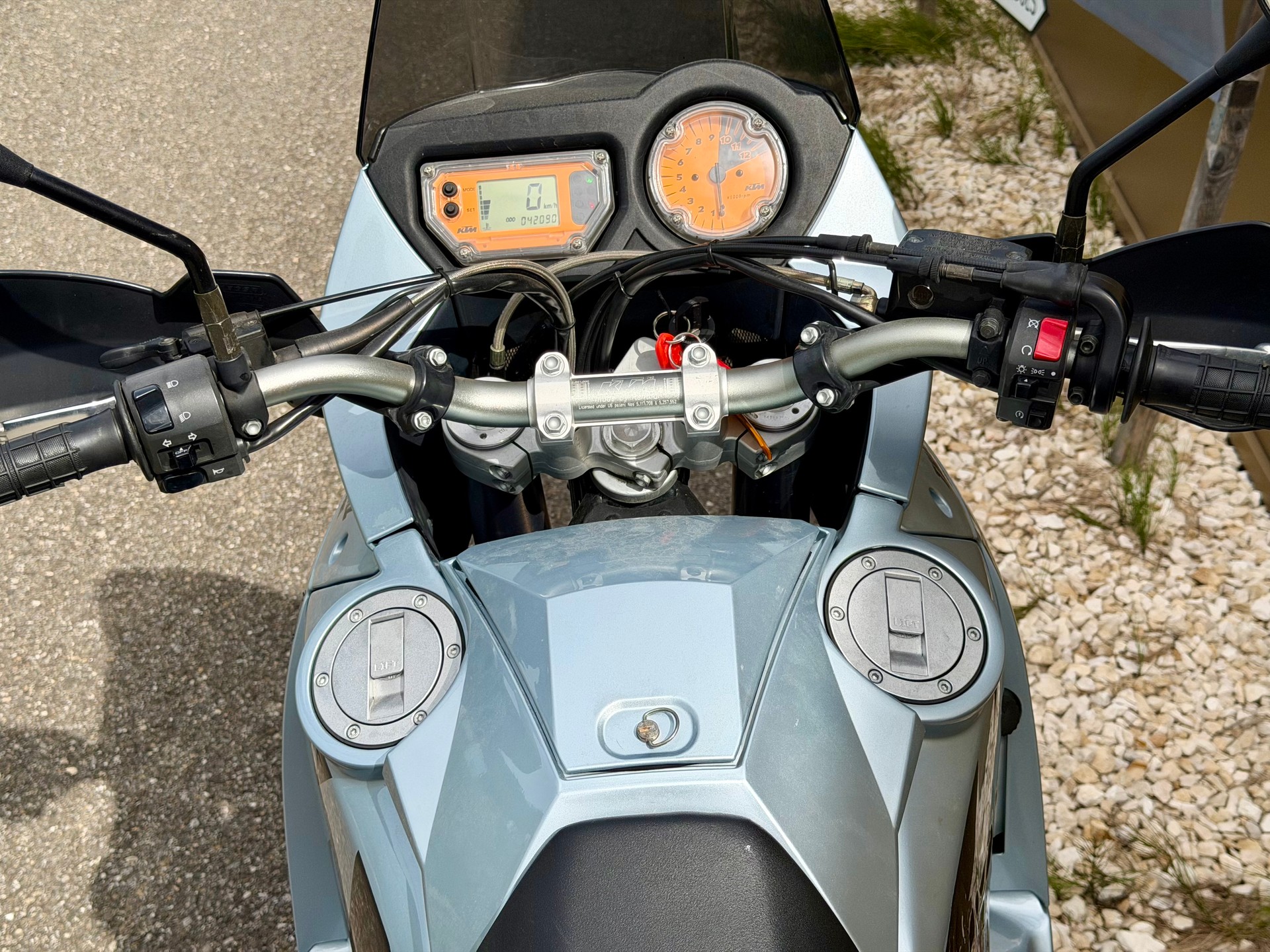 KTM 950 Adventure LC8 V2-image-15