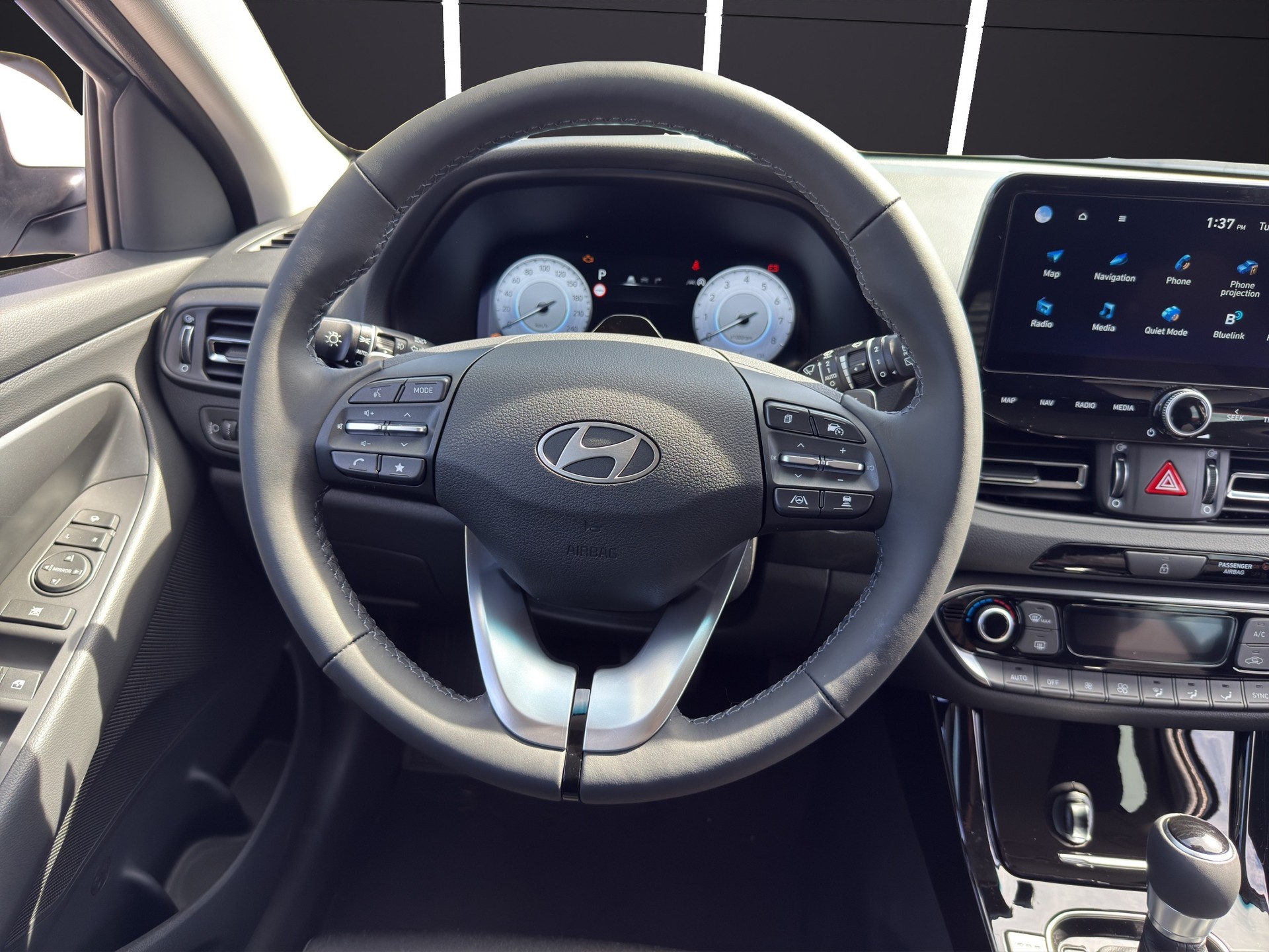 HYUNDAI i30 1.6 T-GDi Amplia DCT-image-9
