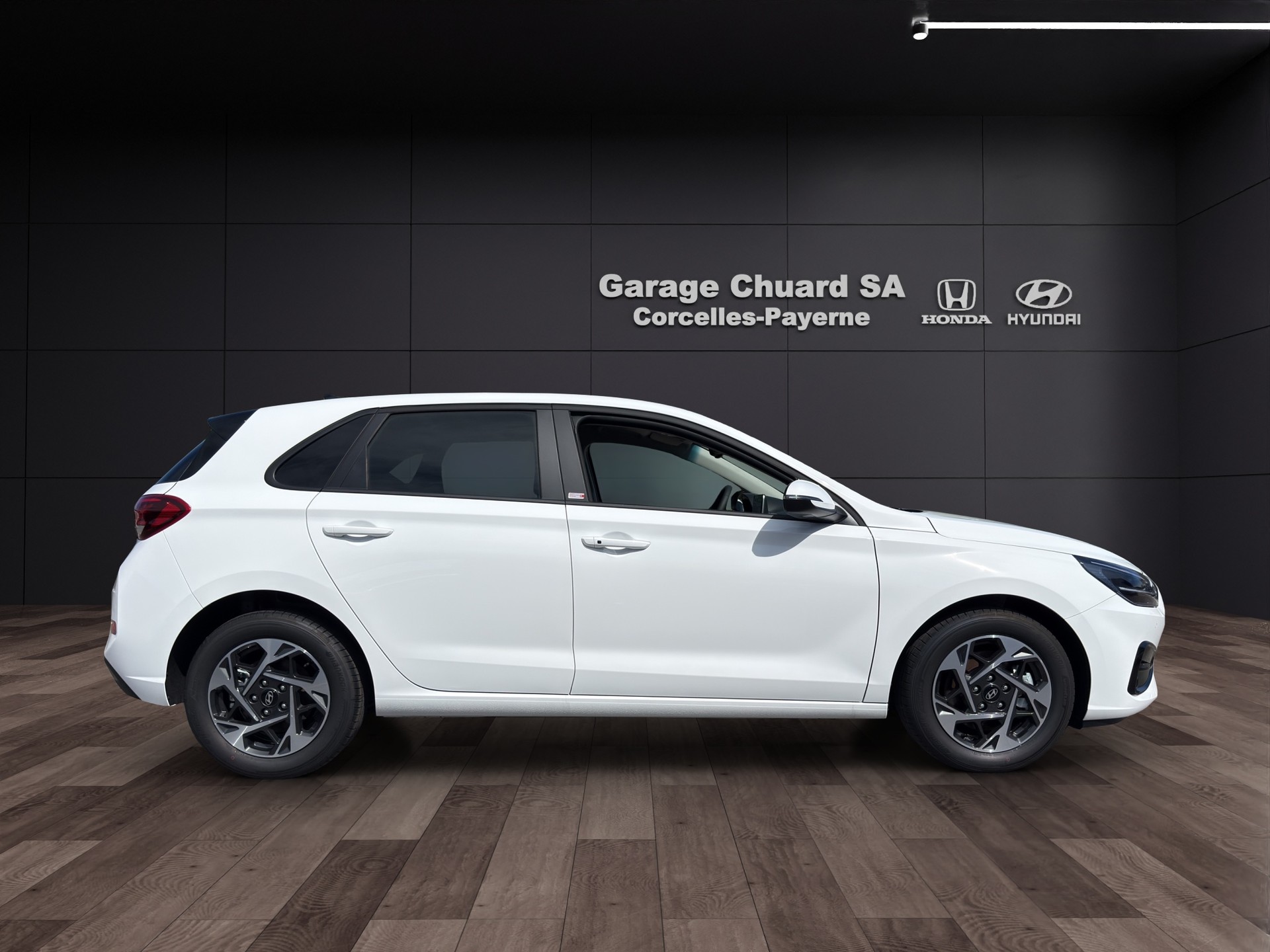 HYUNDAI i30 1.6 T-GDi Amplia DCT-showroom-element-3