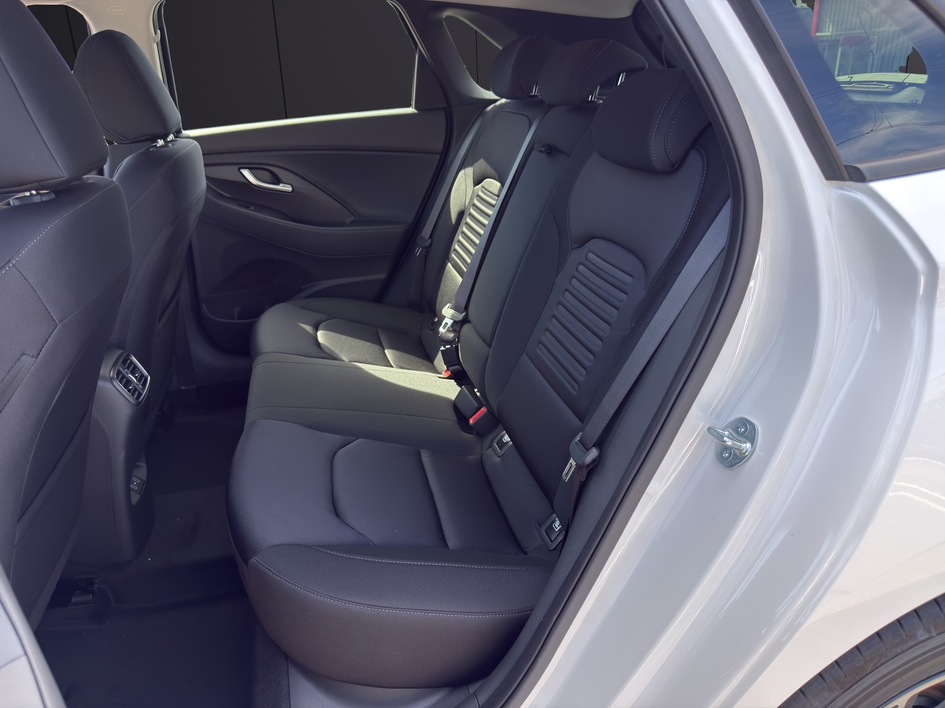 HYUNDAI i30 1.6 T-GDi Amplia DCT-image-15
