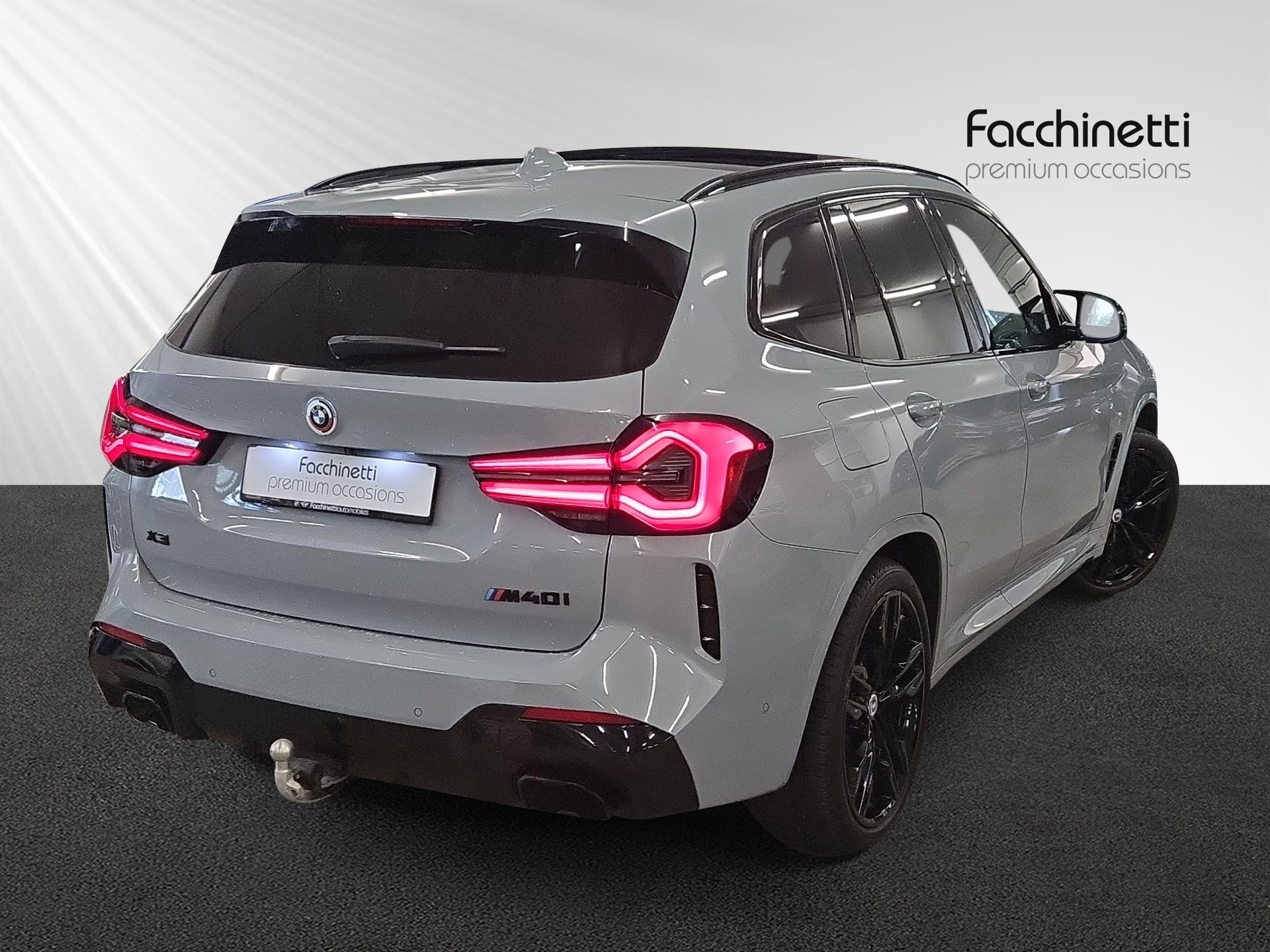 BMW X3 M40i Travel-showroom-element-2