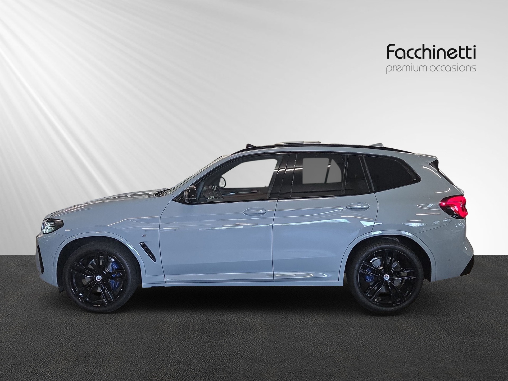 BMW X3 M40i Travel-showroom-element-1