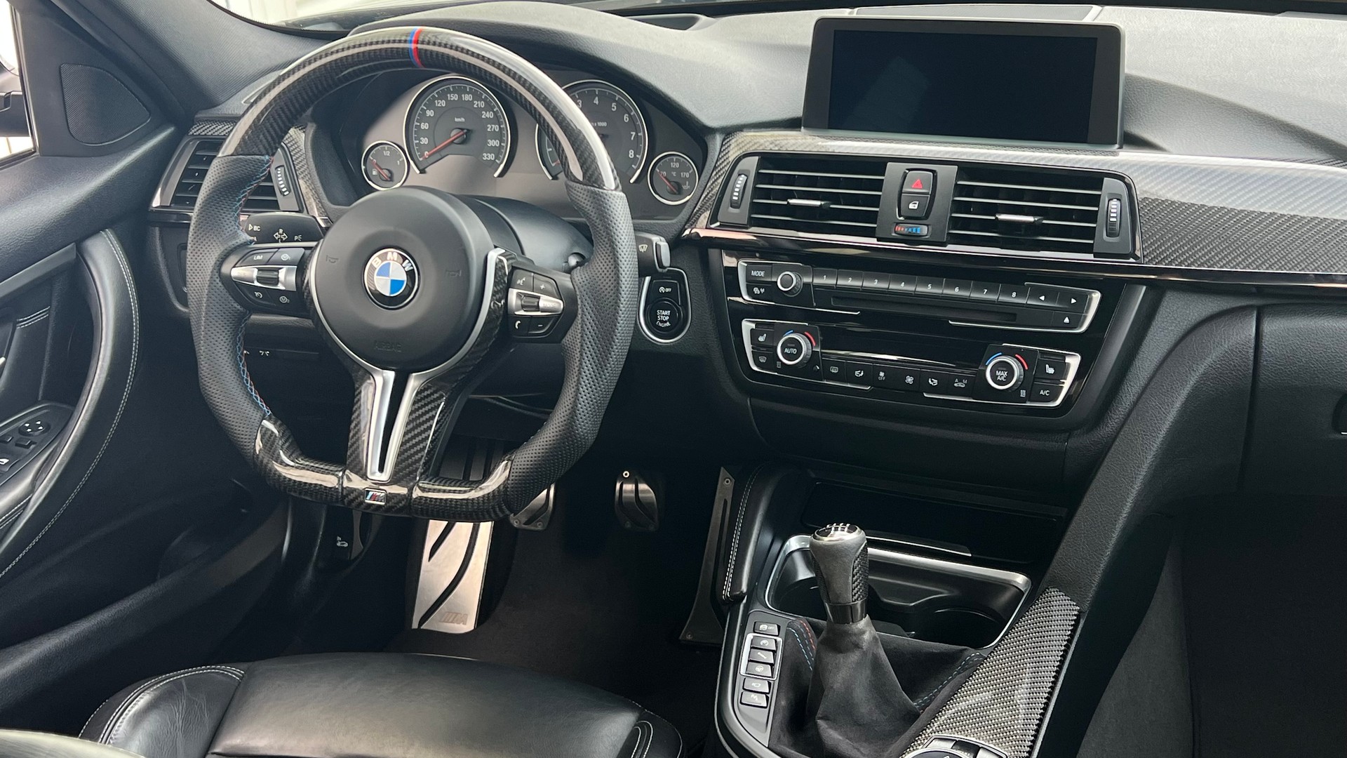 BMW M3-image-8