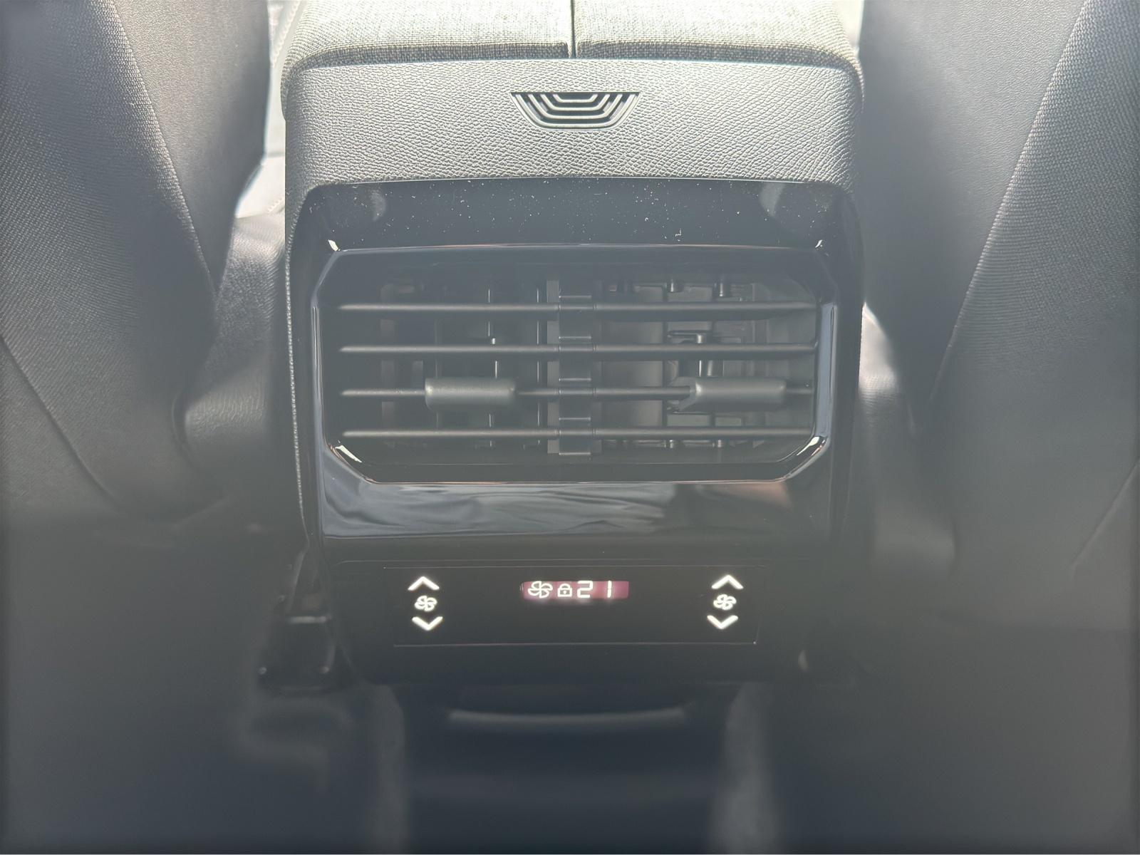 PEUGEOT 5008 1.2 Hybrid 145 Allure Premium-image-20