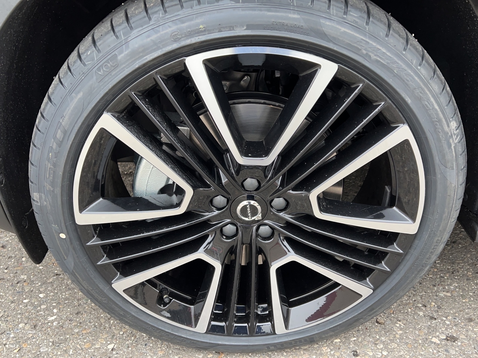 VOLVO XC40 1.5 T5 PiH R-Design-image-11
