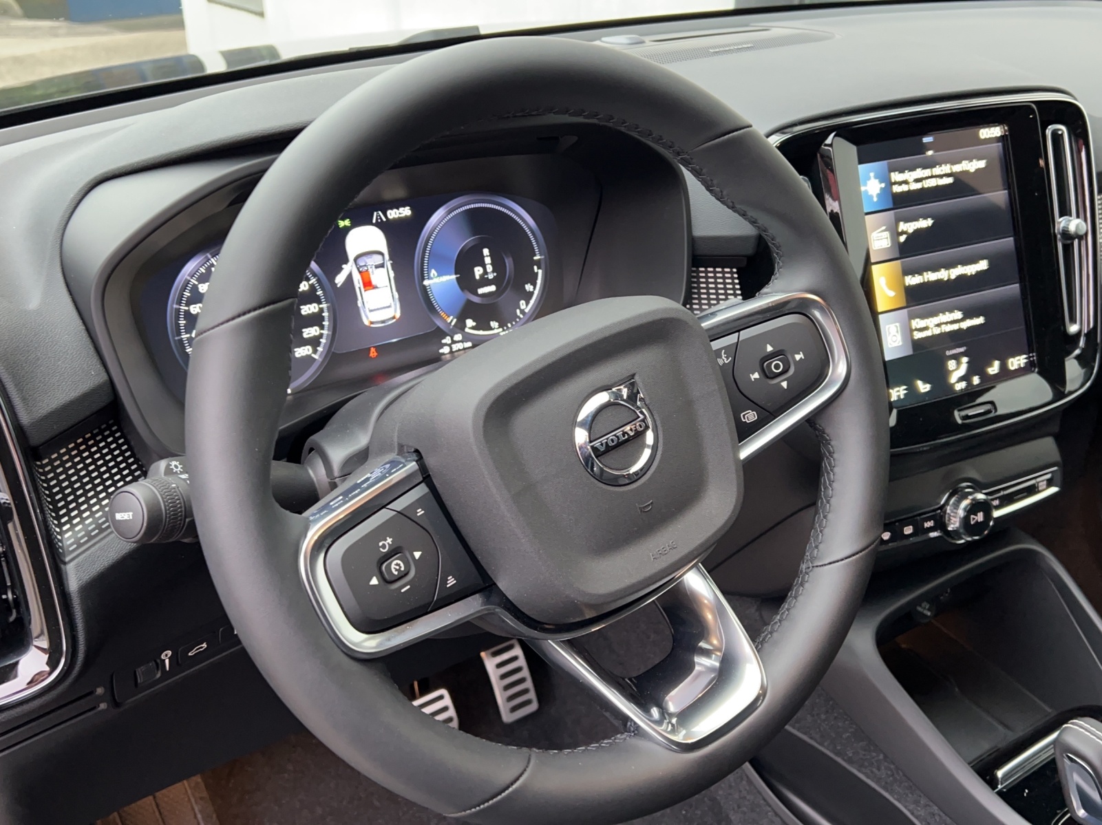 VOLVO XC40 1.5 T5 PiH R-Design-showroom-element-3