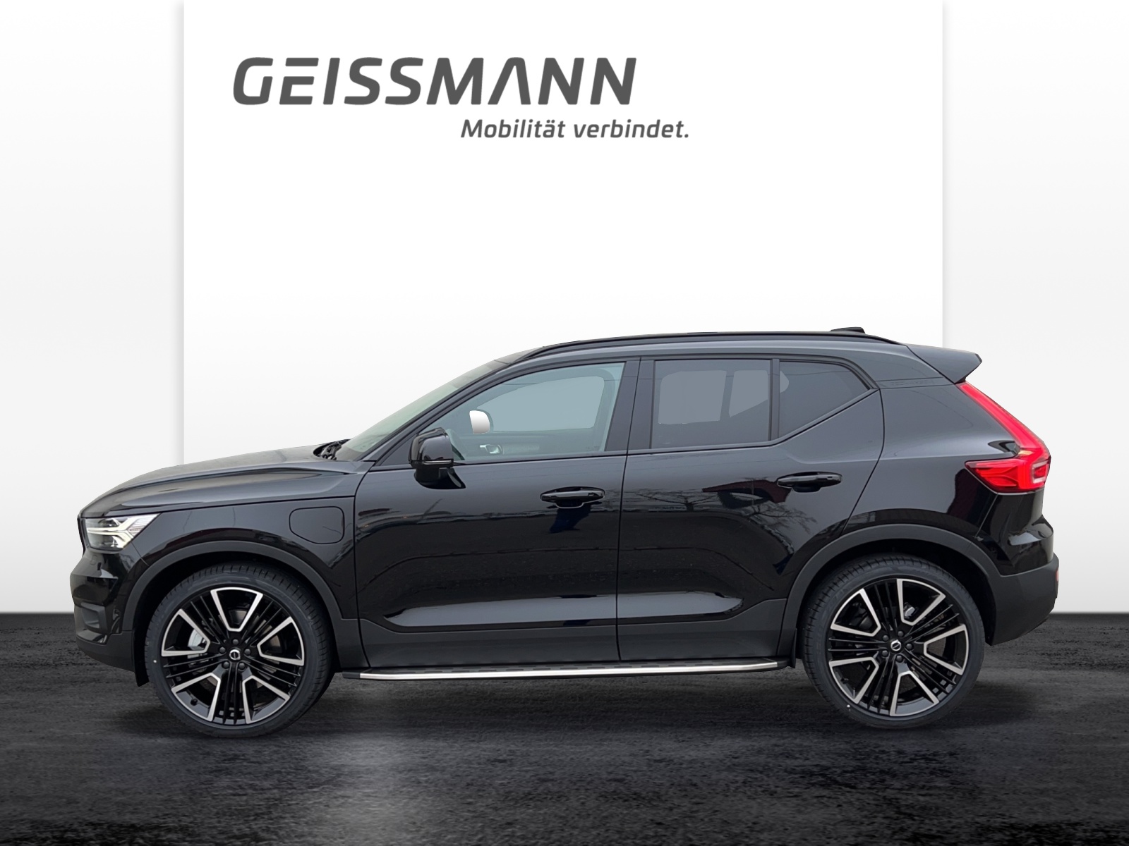 VOLVO XC40 1.5 T5 PiH R-Design-showroom-element-1