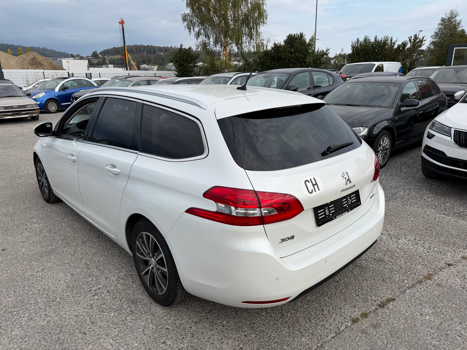 PEUGEOT 308 SW 2.0 BlueHDI Allure Automatic-image-5
