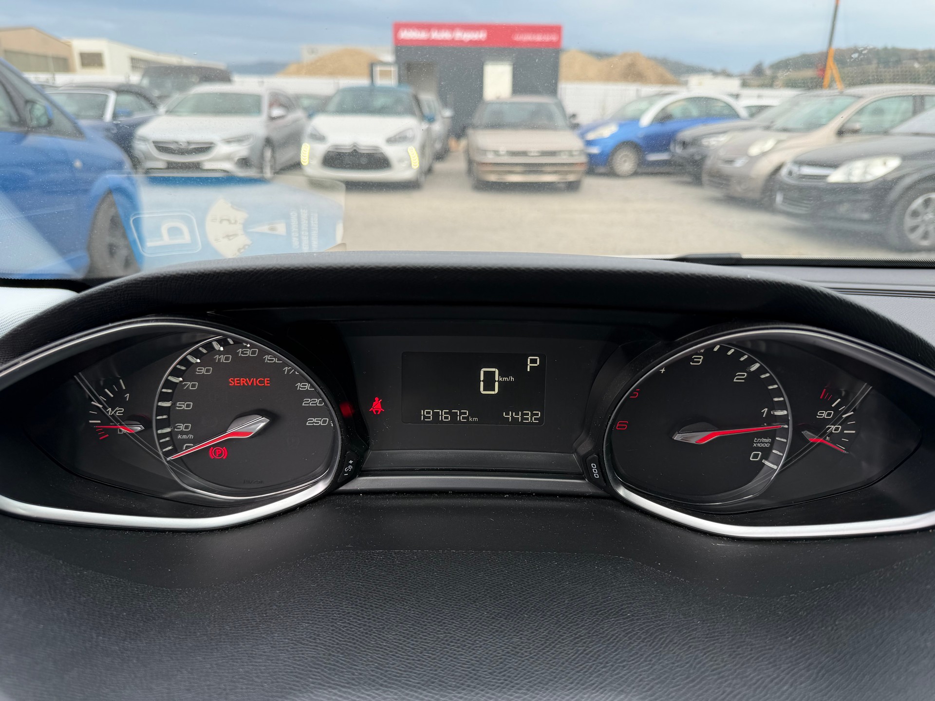 PEUGEOT 308 SW 2.0 BlueHDI Allure Automatic-image-8
