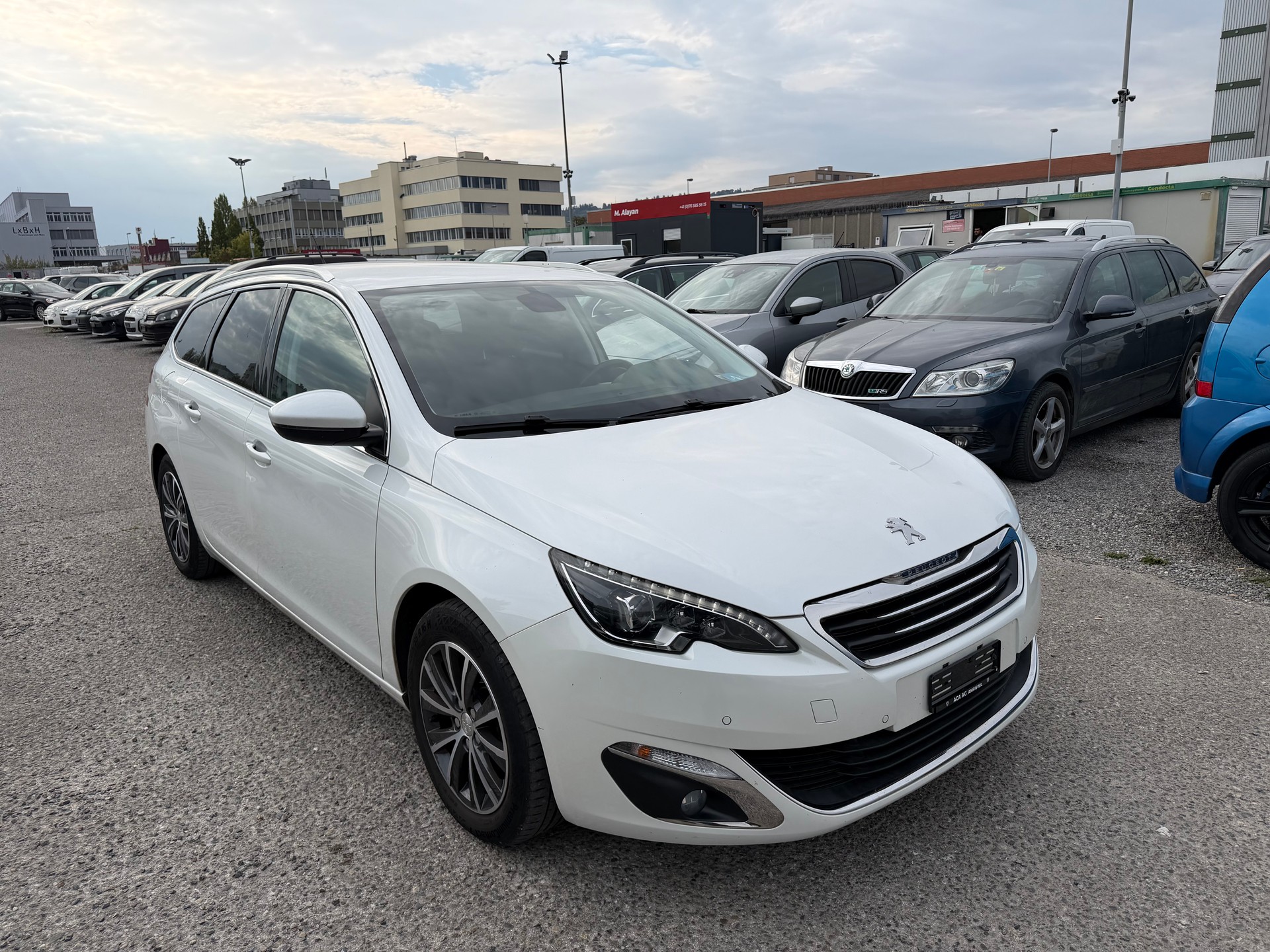 PEUGEOT 308 SW 2.0 BlueHDI Allure Automatic-showroom-element-2