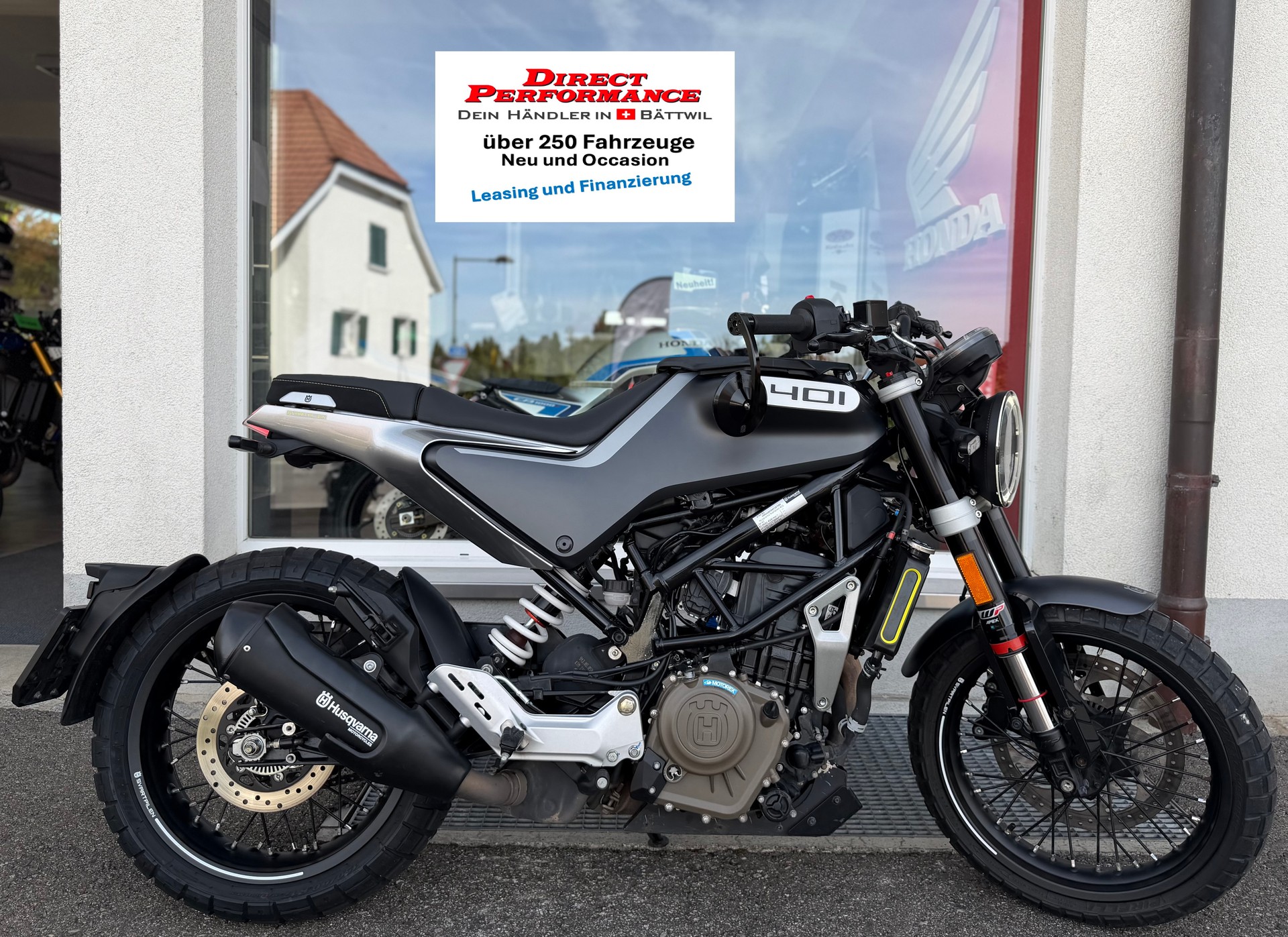 HUSQVARNA Svartpilen 401-image-0