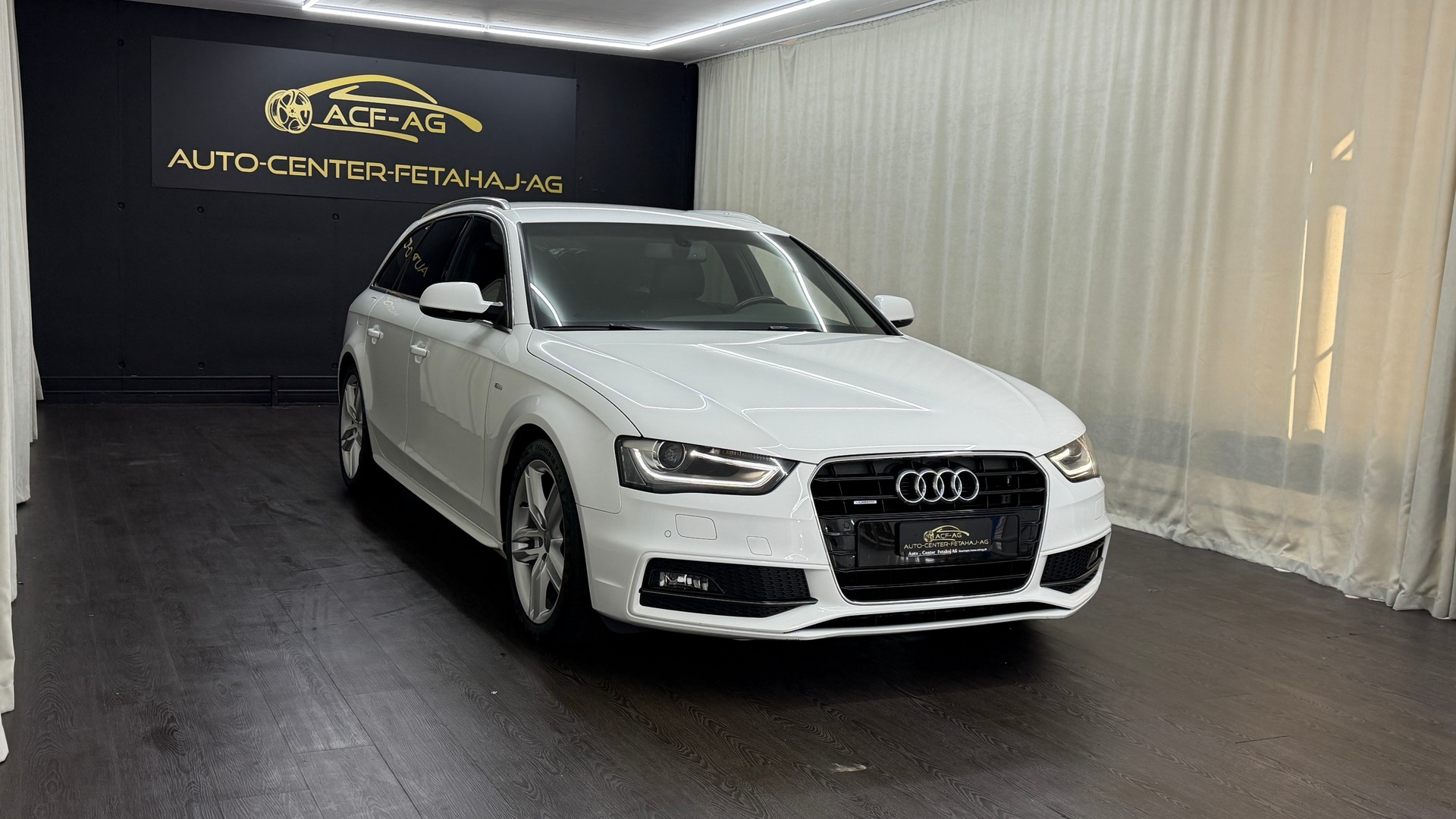 AUDI A4 Avant 2.0 TDI quattro S-tronic-showroom-element-2