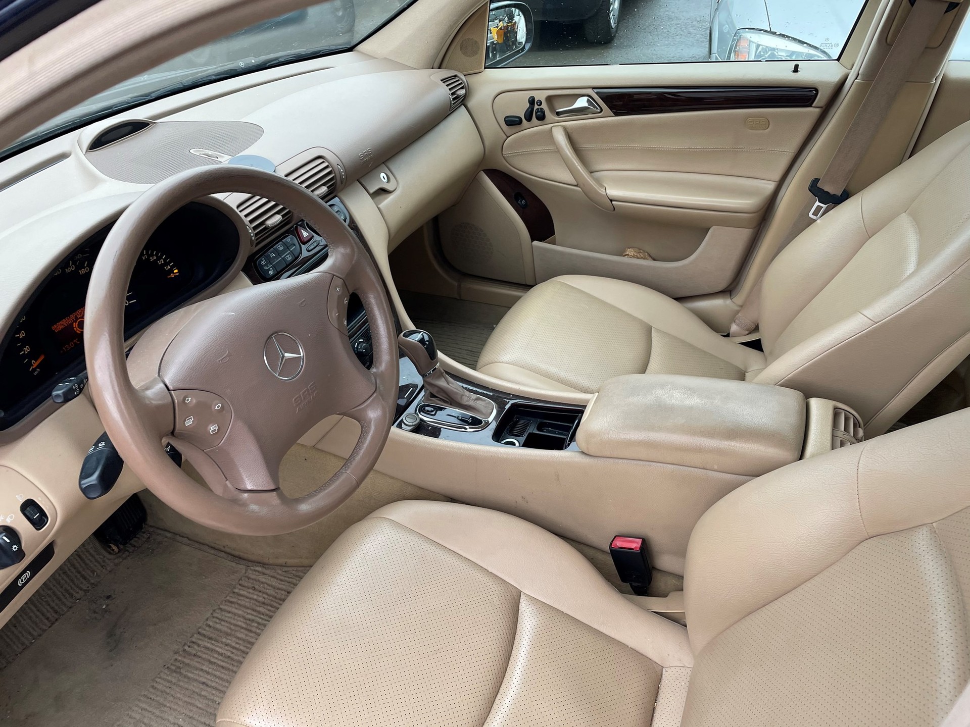 MERCEDES-BENZ C 320  Avantgarde 4Matic Automatic-image-2