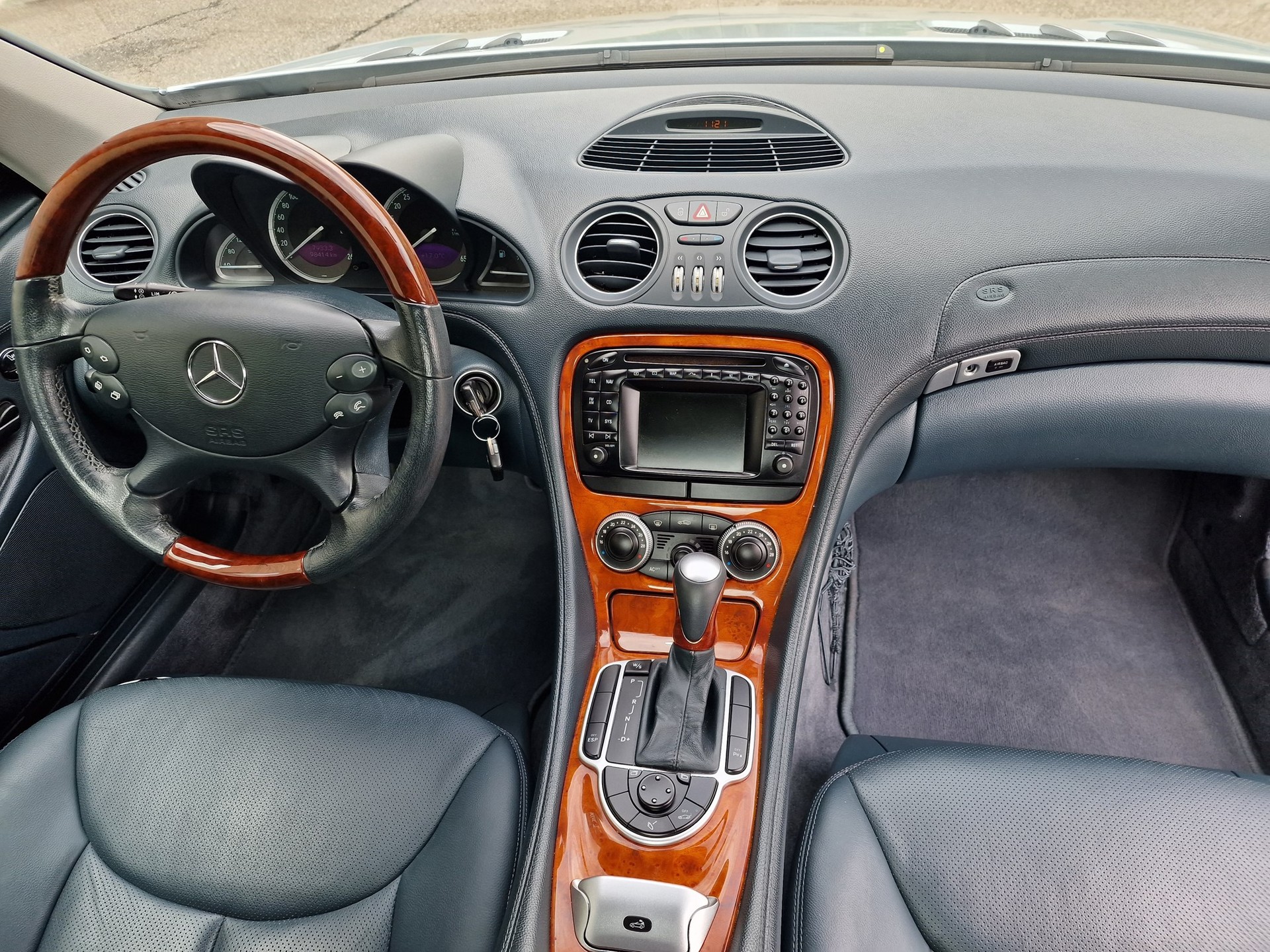 MERCEDES-BENZ SL 350-image-24