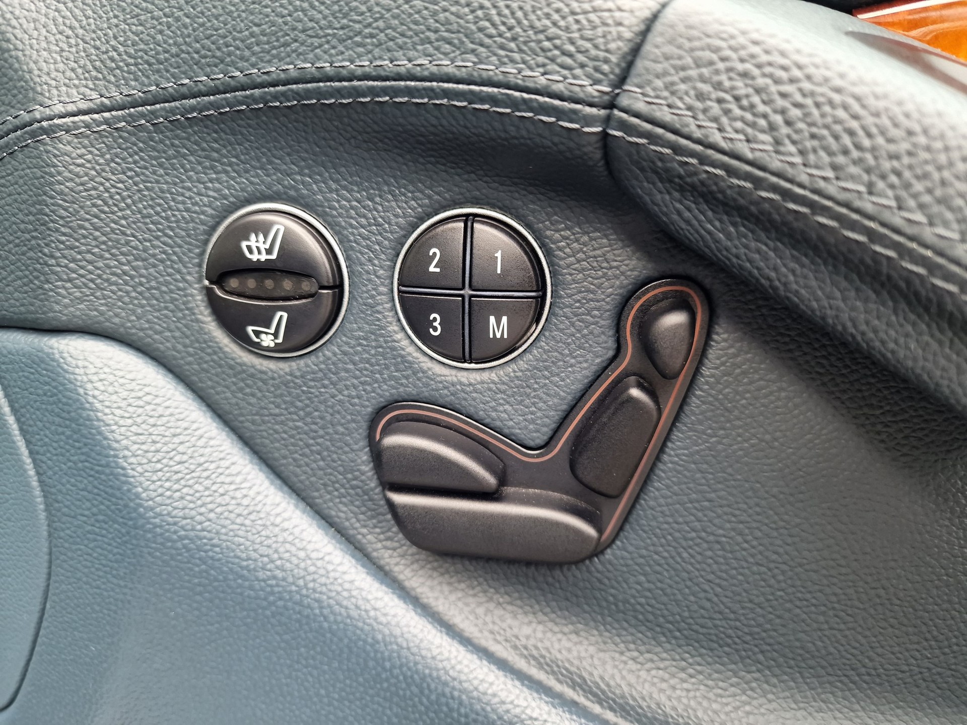 MERCEDES-BENZ SL 350-image-28