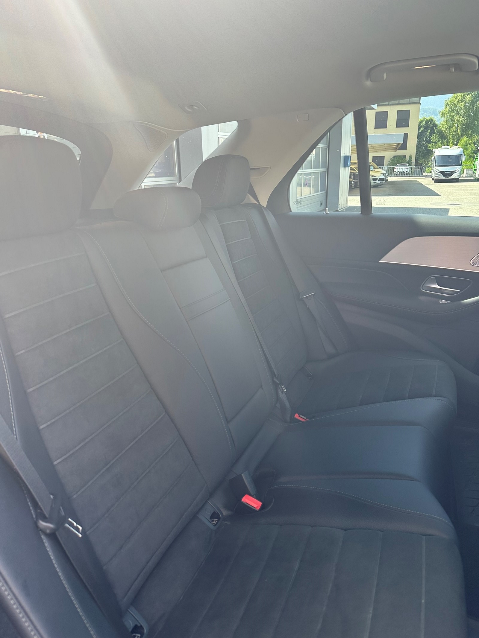 MERCEDES-BENZ GLE 350 de 4Matic AMG Line 9G-Tronic-image-13