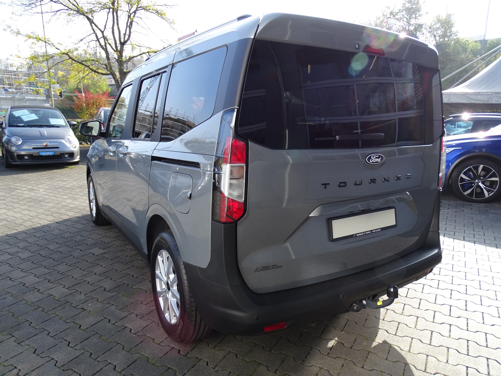 FORD Tourneo Courier 1.0 EcoBoost Titanium Automat-image-12