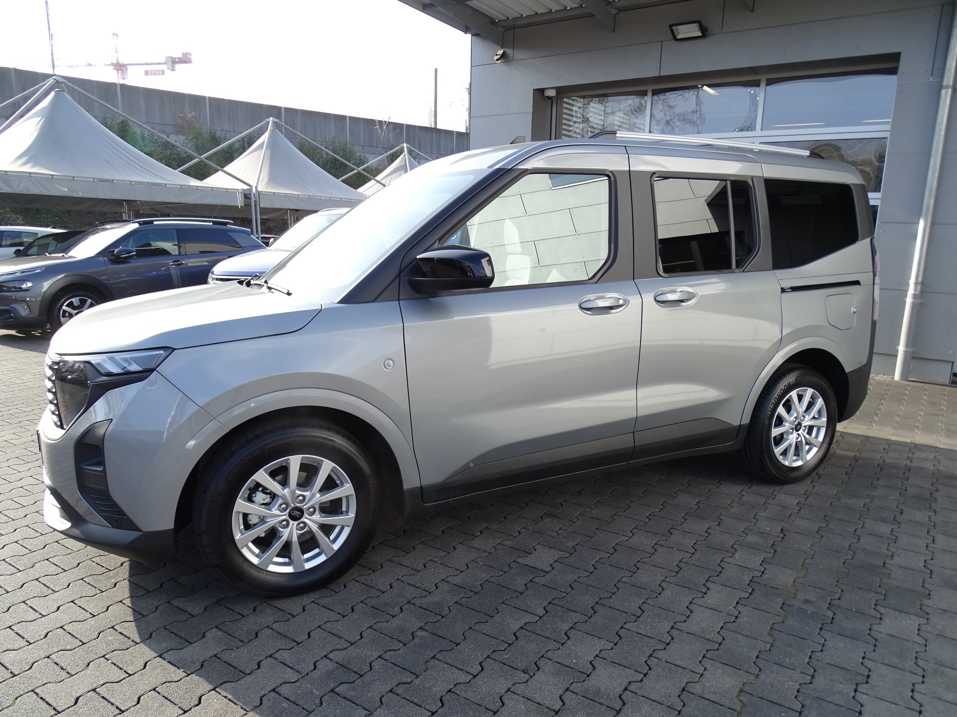 FORD Tourneo Courier 1.0 EcoBoost Titanium Automat-image-18