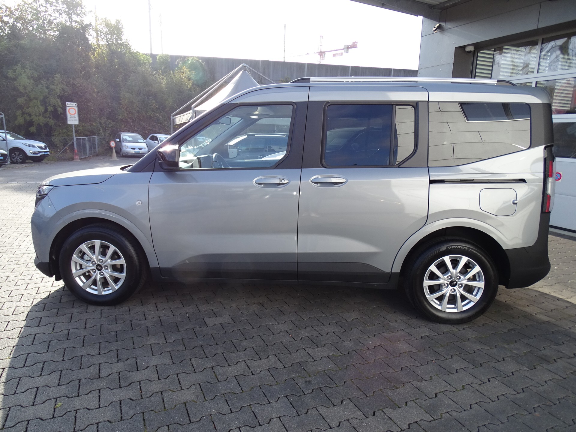 FORD Tourneo Courier 1.0 EcoBoost Titanium Automat-image-16