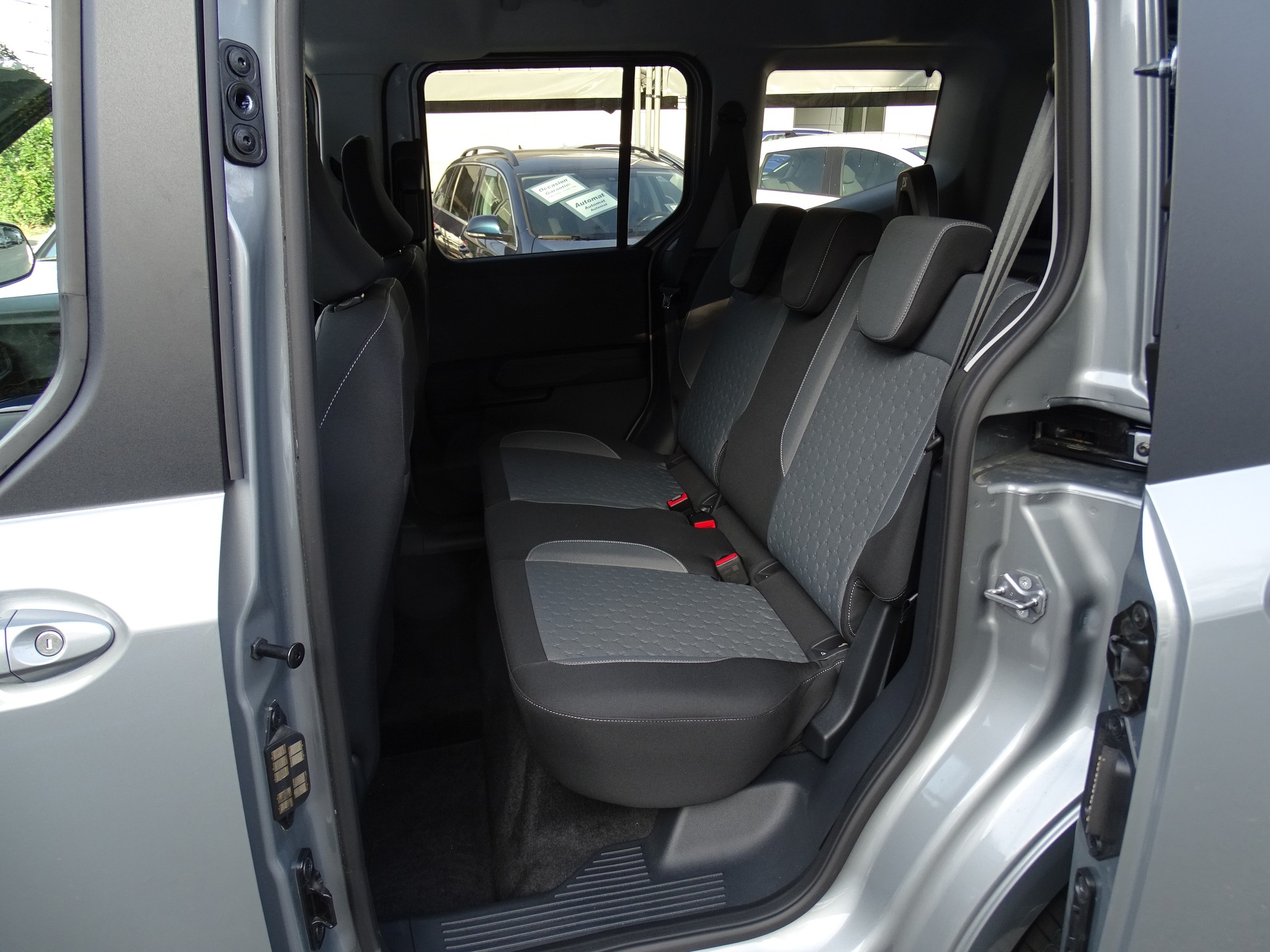 FORD Tourneo Courier 1.0 EcoBoost Titanium Automat-image-26