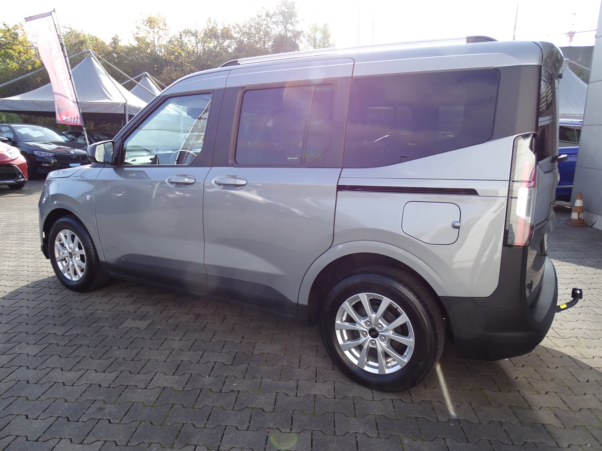 FORD Tourneo Courier 1.0 EcoBoost Titanium Automat-image-14