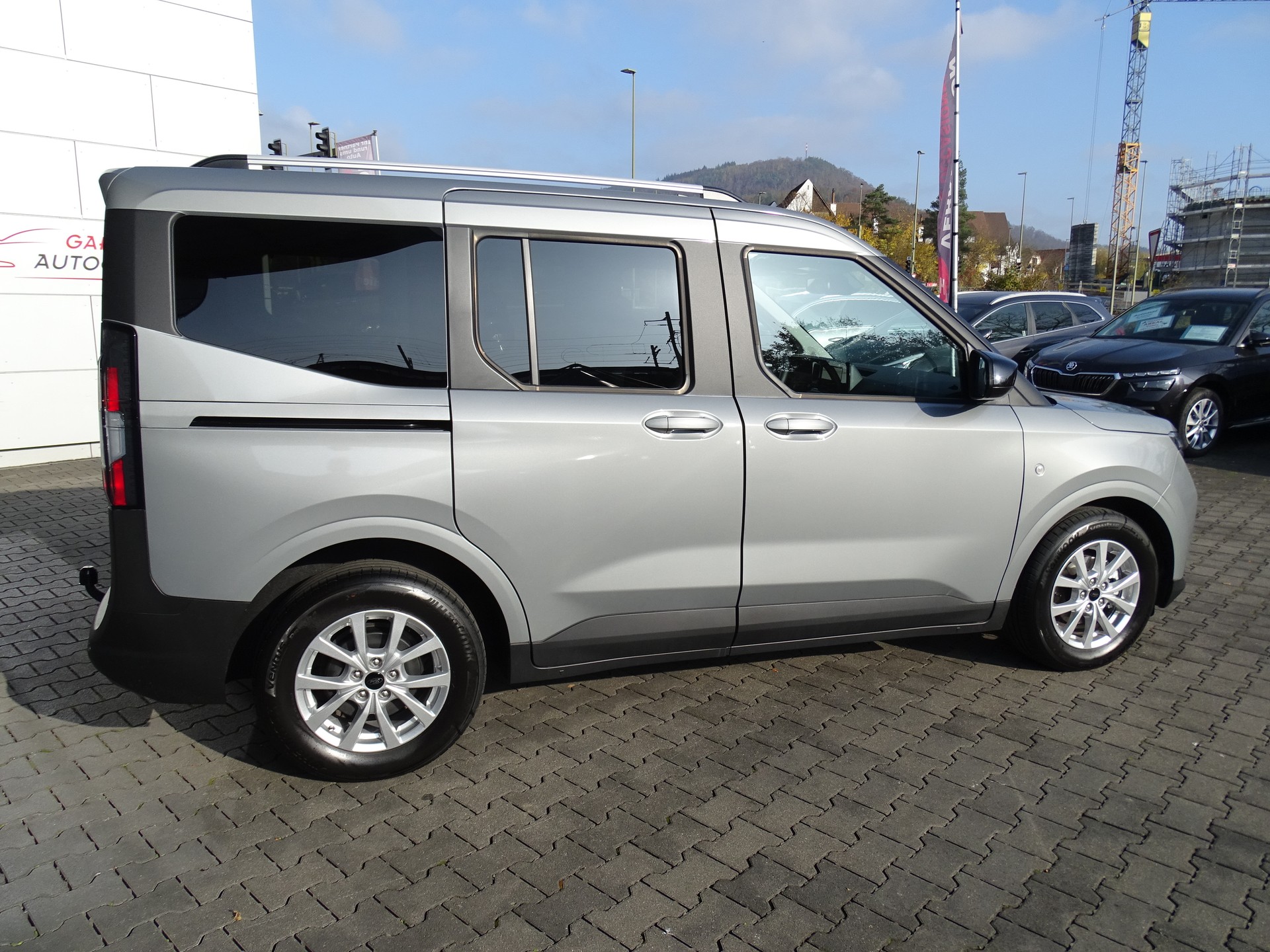 FORD Tourneo Courier 1.0 EcoBoost Titanium Automat-image-6