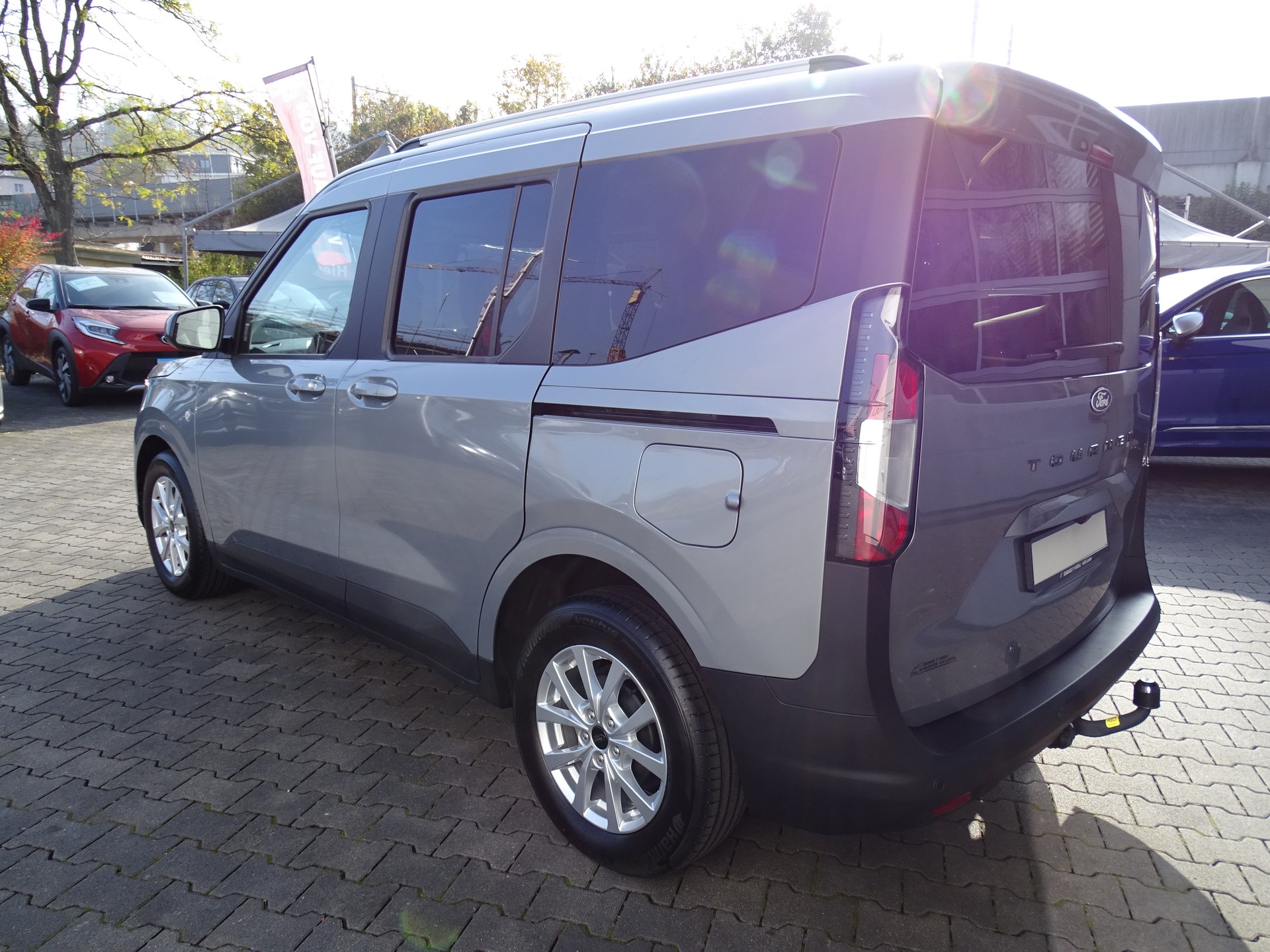 FORD Tourneo Courier 1.0 EcoBoost Titanium Automat-image-13