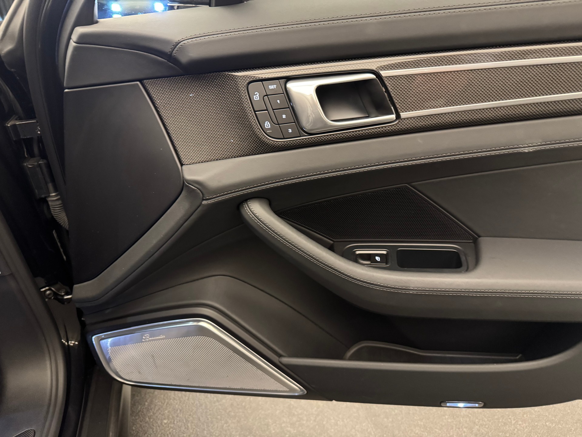 PORSCHE Panamera 4 Platinum Edition Sport Turismo E-Hybrid PDK-image-10