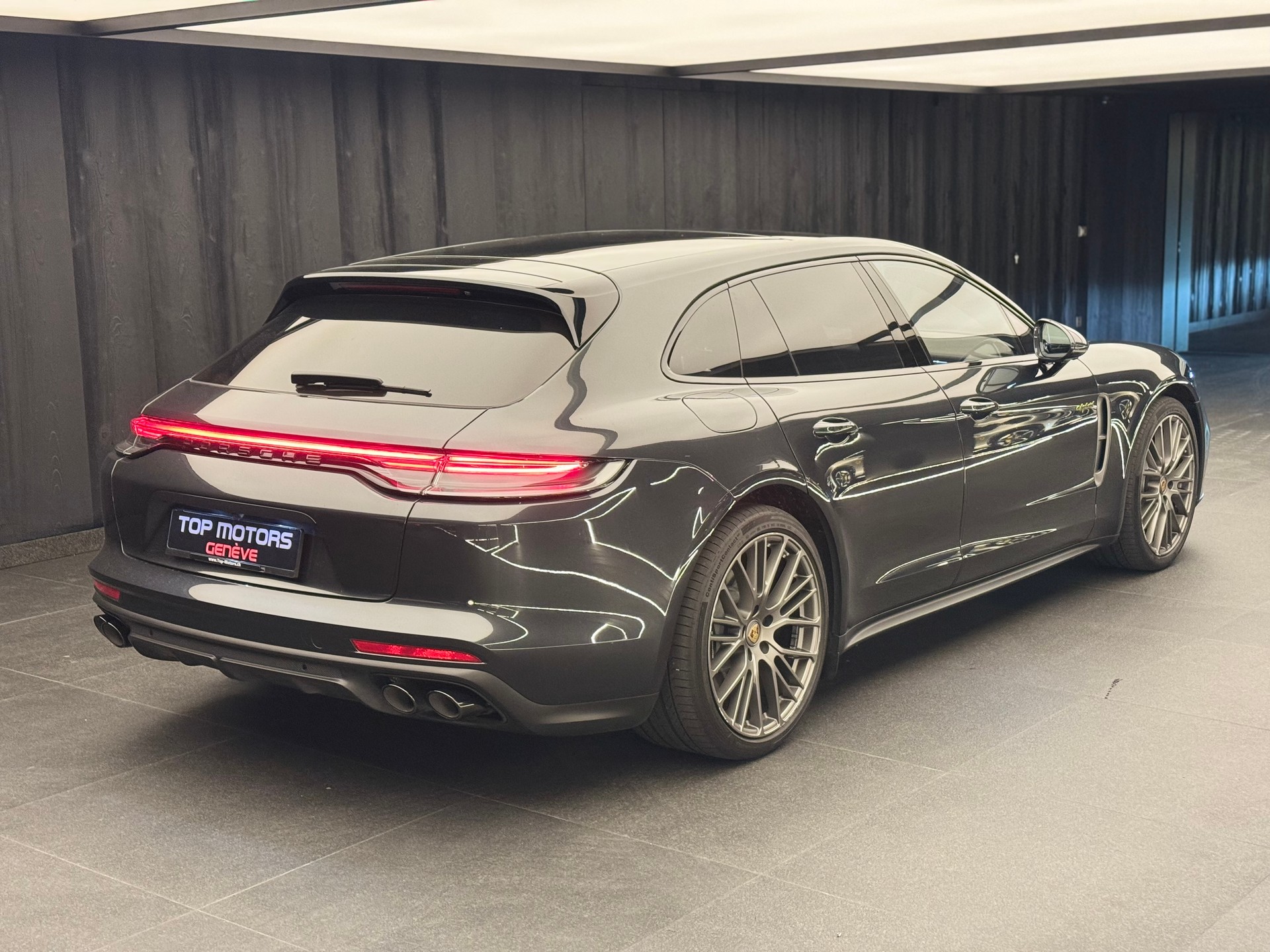 PORSCHE Panamera 4 Platinum Edition Sport Turismo E-Hybrid PDK-showroom-element-2