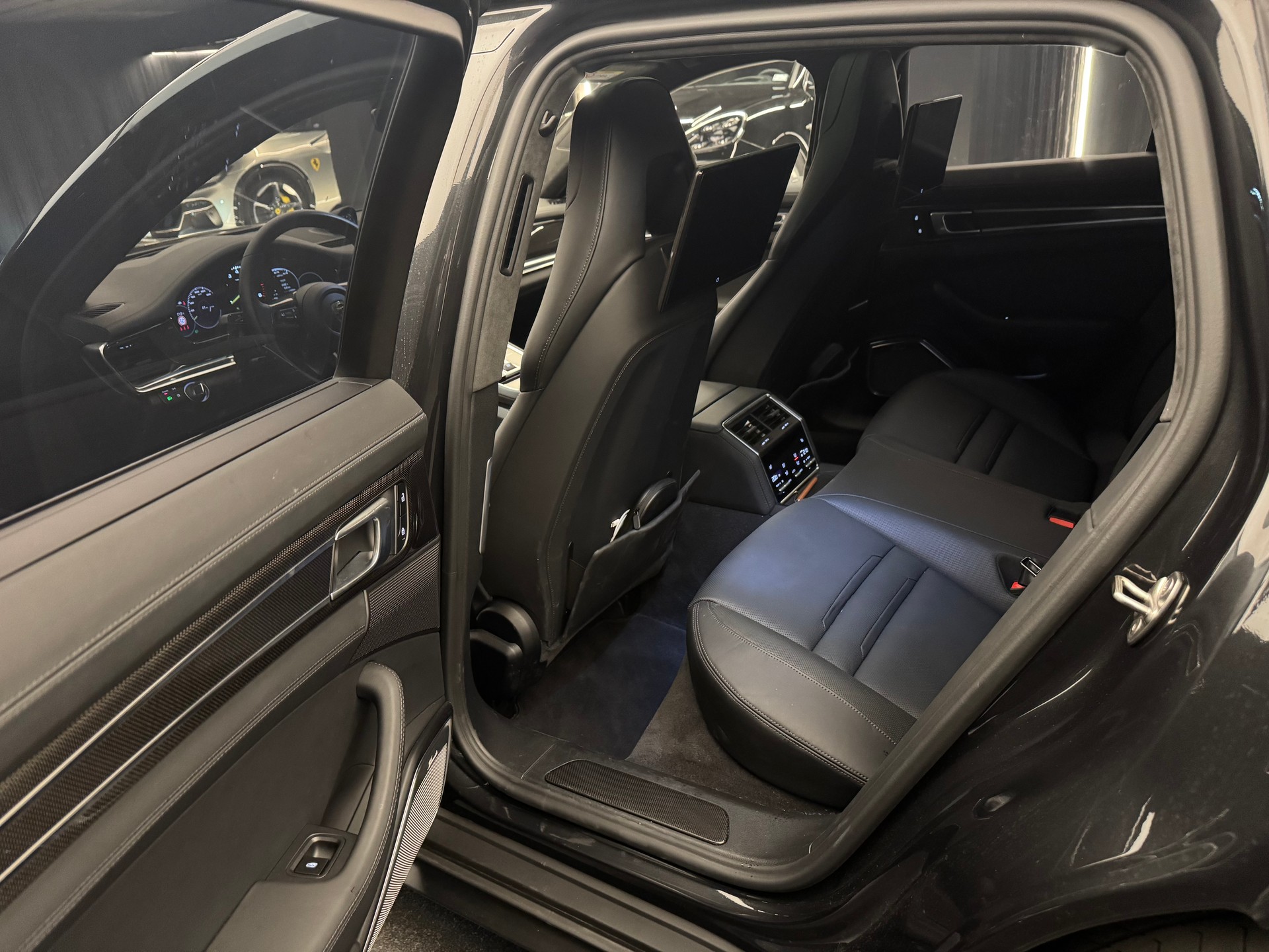 PORSCHE Panamera 4 Platinum Edition Sport Turismo E-Hybrid PDK-image-7