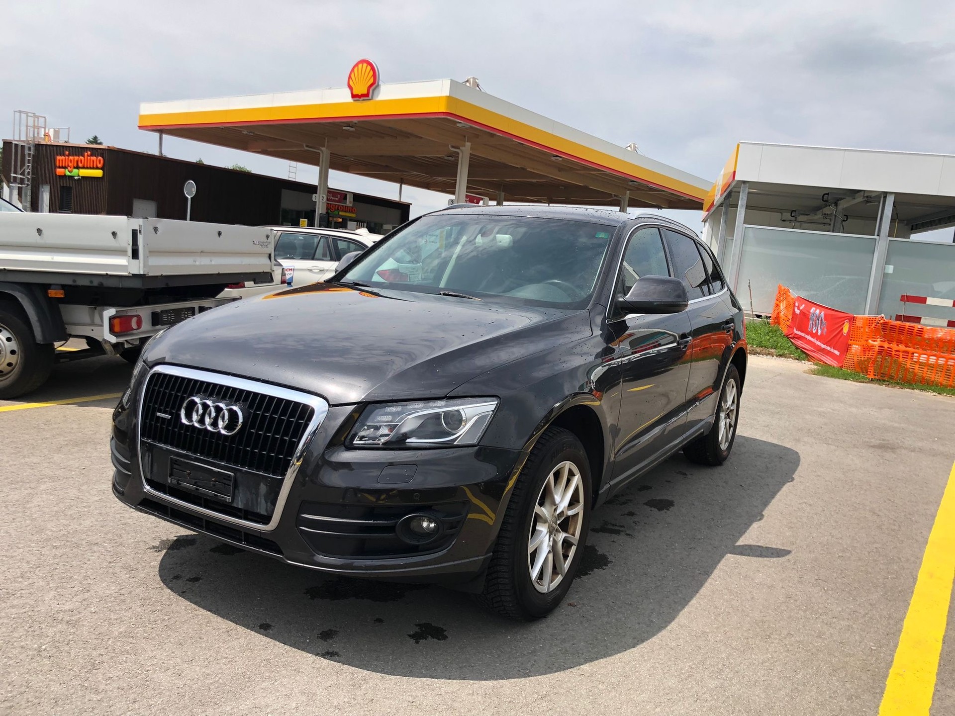 AUDI Q5 3.2 FSI quattro S-tronic-image-2