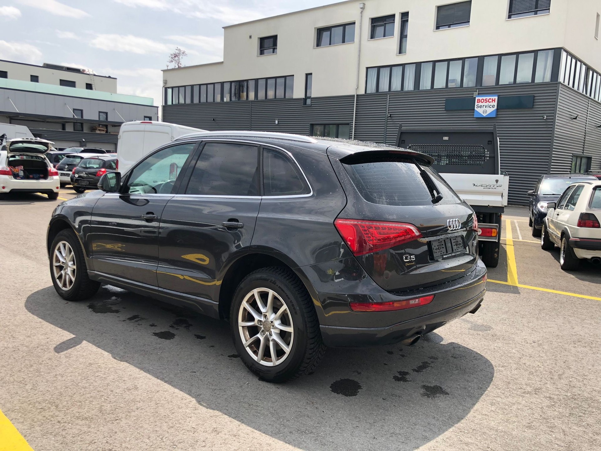 AUDI Q5 3.2 FSI quattro S-tronic-image-5