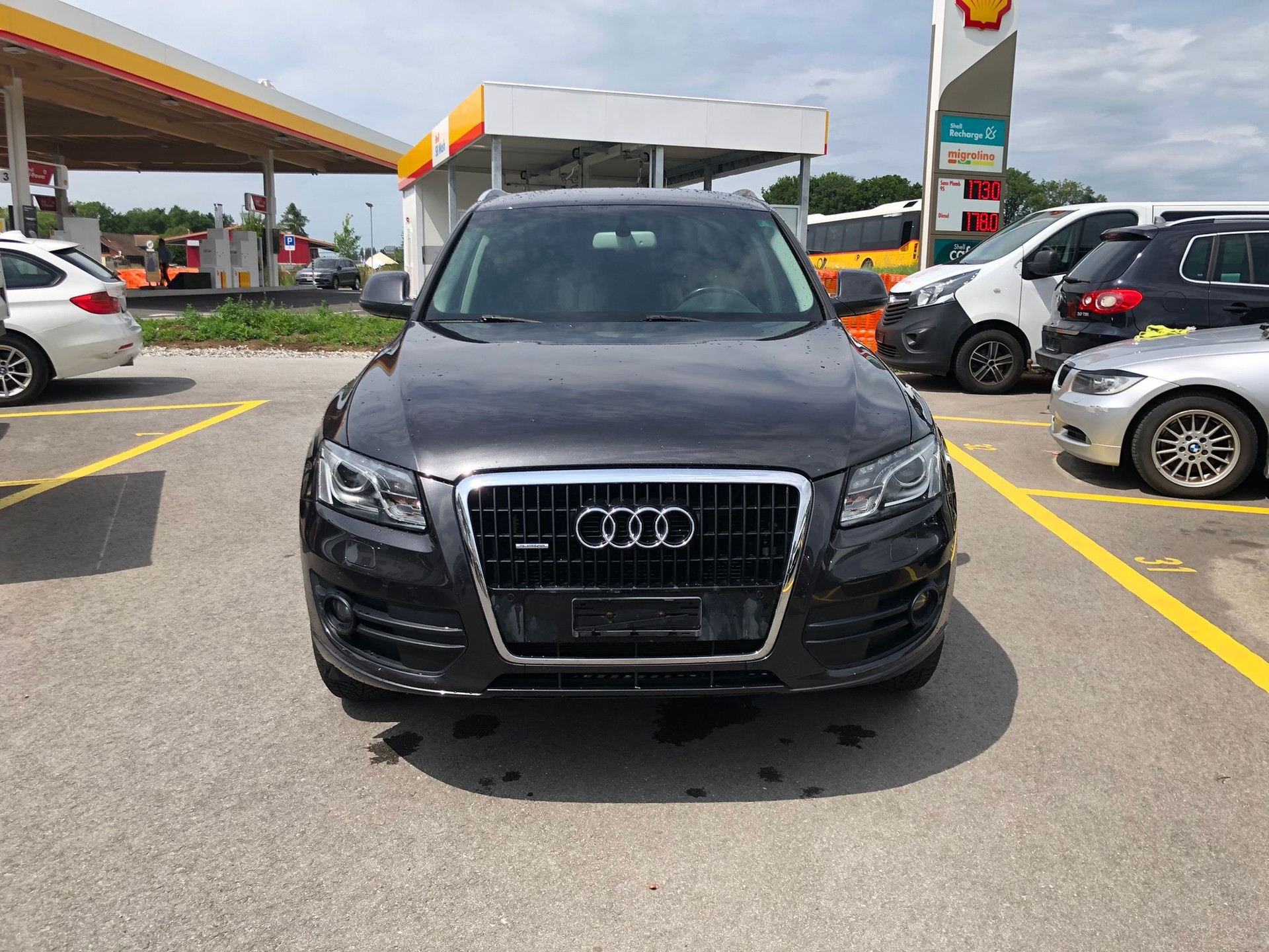 AUDI Q5 3.2 FSI quattro S-tronic-image-1