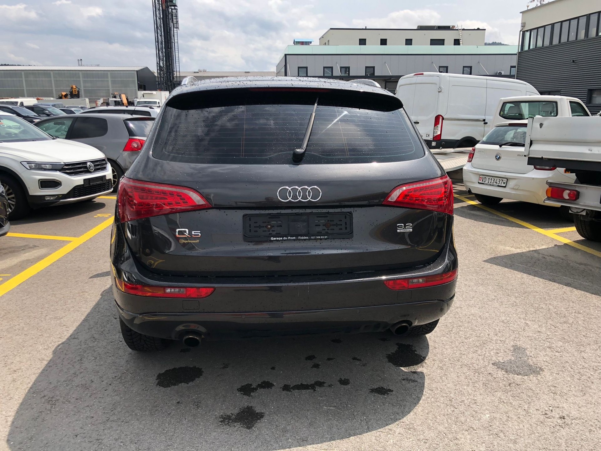 AUDI Q5 3.2 FSI quattro S-tronic-image-4