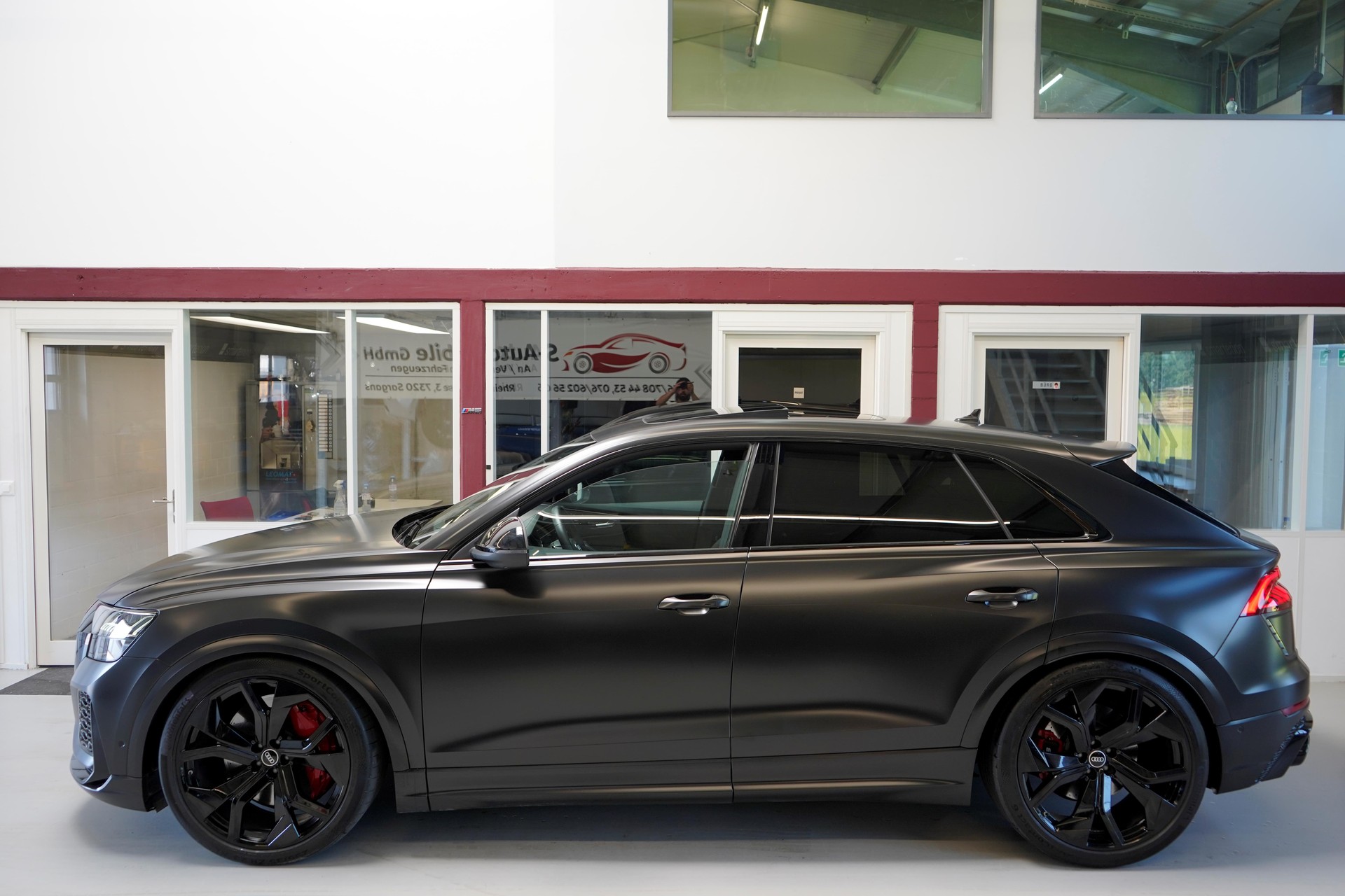 AUDI RSQ8 quattro tiptronic-image-3